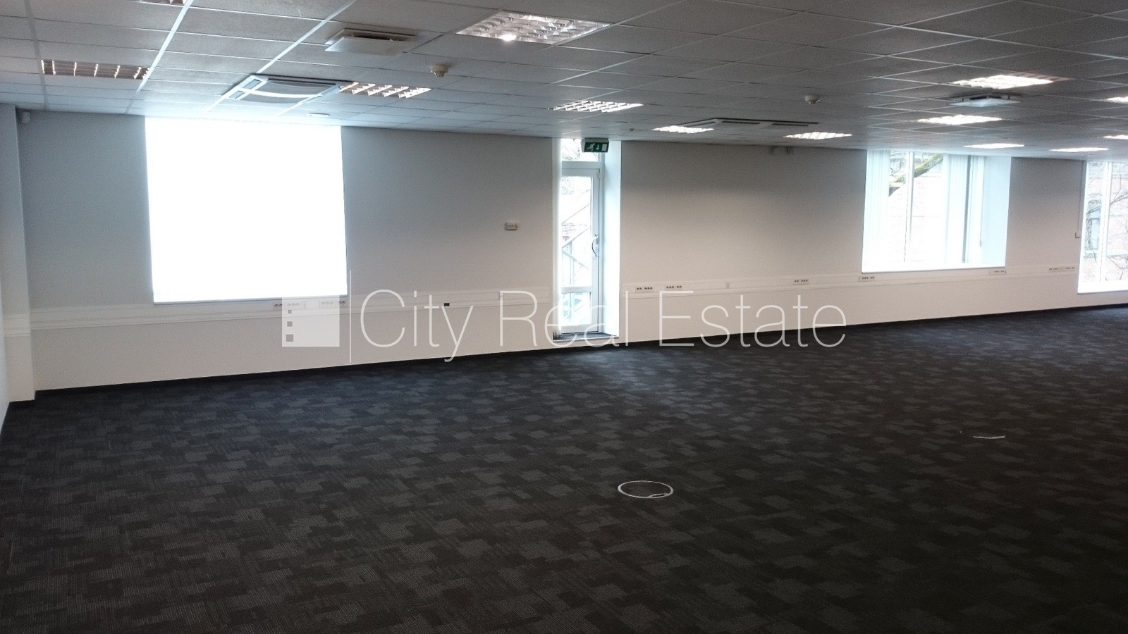 Sludinājumi. Jaunceltne, fasādes māja, viena kvadrātmetra apsaimniekošanas maksa mēnesī  3,3 EUR, garāžas vārti Cena: 2894 EUR/mēn Foto #19