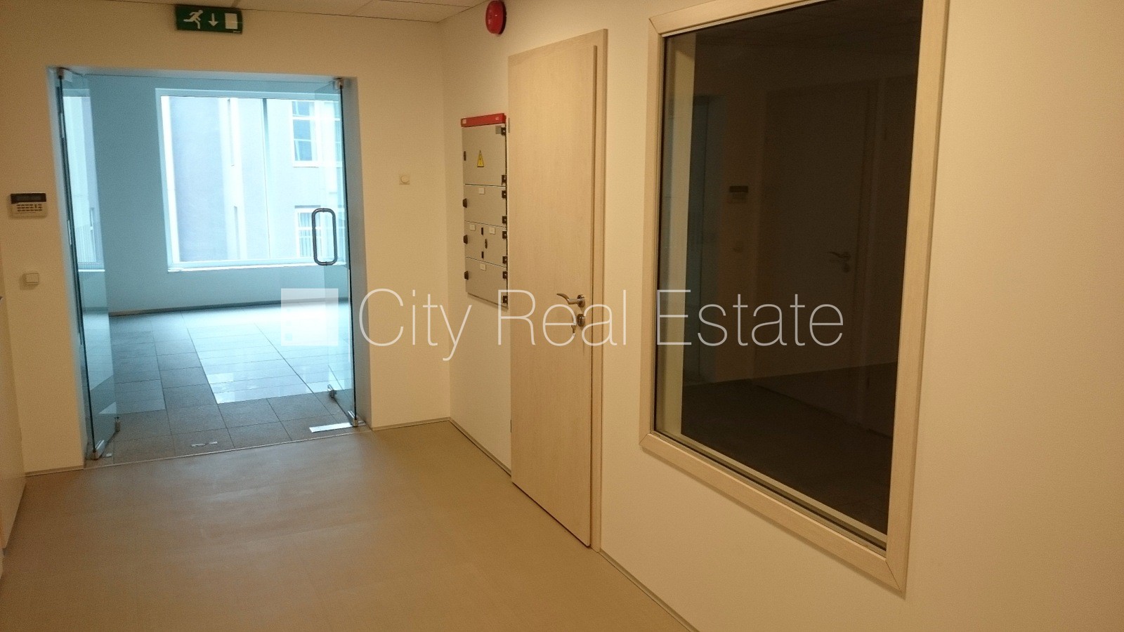 Sludinājumi. Jaunceltne, fasādes māja, viena kvadrātmetra apsaimniekošanas maksa mēnesī  3,3 EUR, garāžas vārti Cena: 2894 EUR/mēn Foto #22