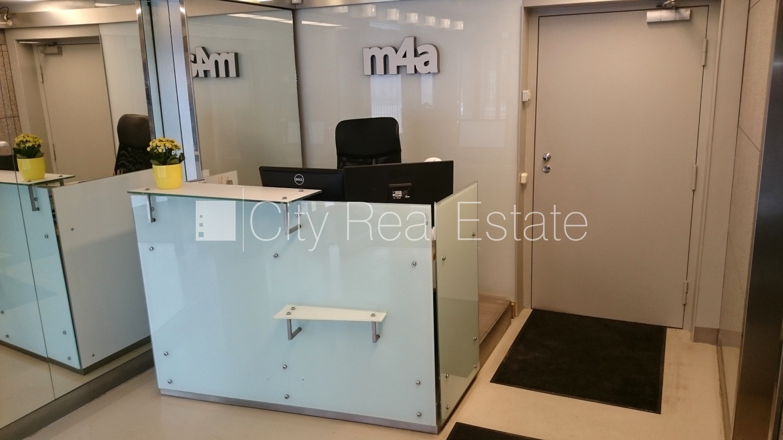 Sludinājumi. Jaunceltne, fasādes māja, viena kvadrātmetra apsaimniekošanas maksa mēnesī  3,3 EUR, garāžas vārti Cena: 2894 EUR/mēn Foto #13