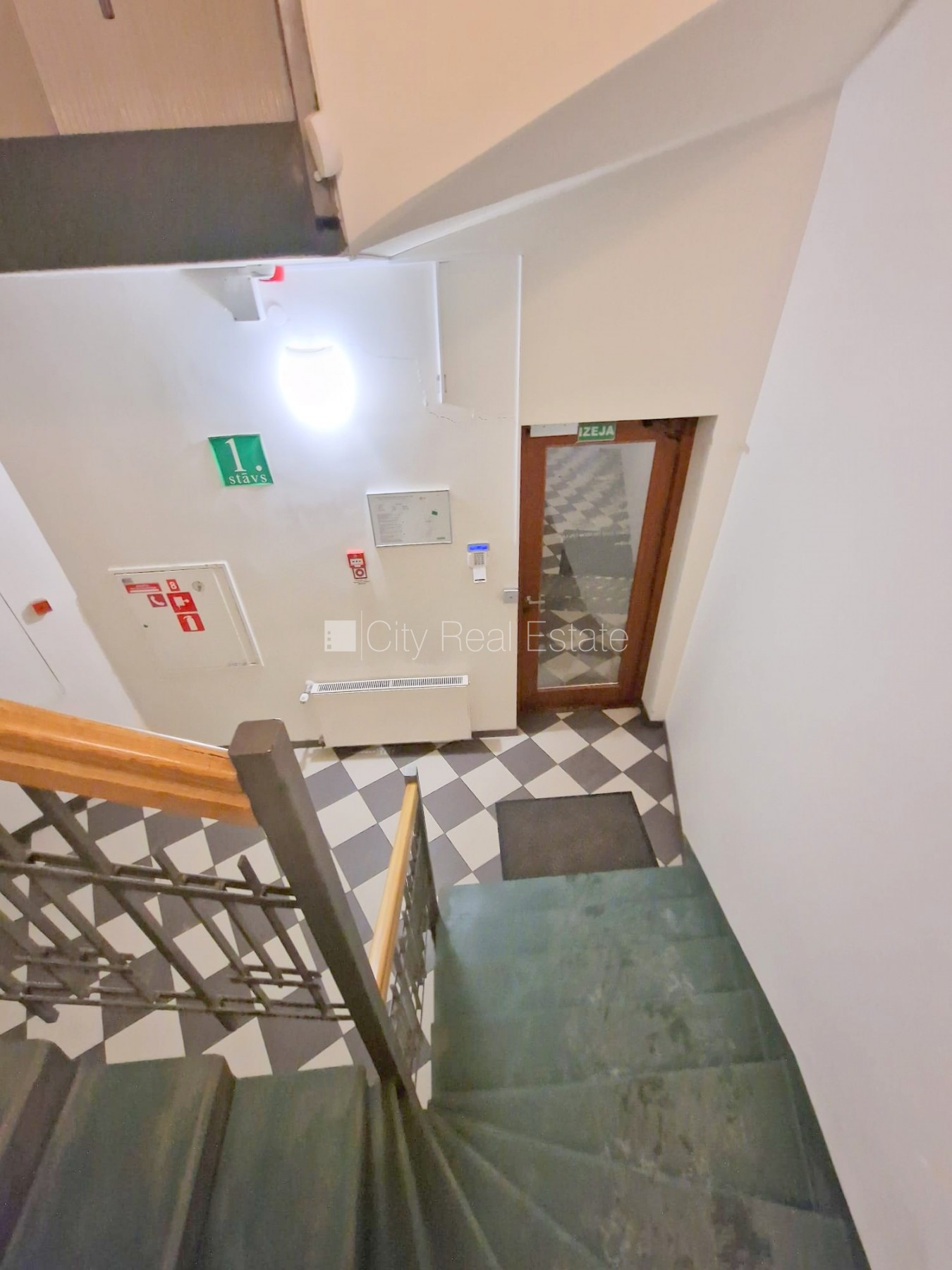 Sludinājumi. Fasādes māja, renovēta māja, viena kvadrātmetra apsaimniekošanas maksa mēnesī  1,95 EUR, slēgts Cena: 600 EUR/mēn Foto #14