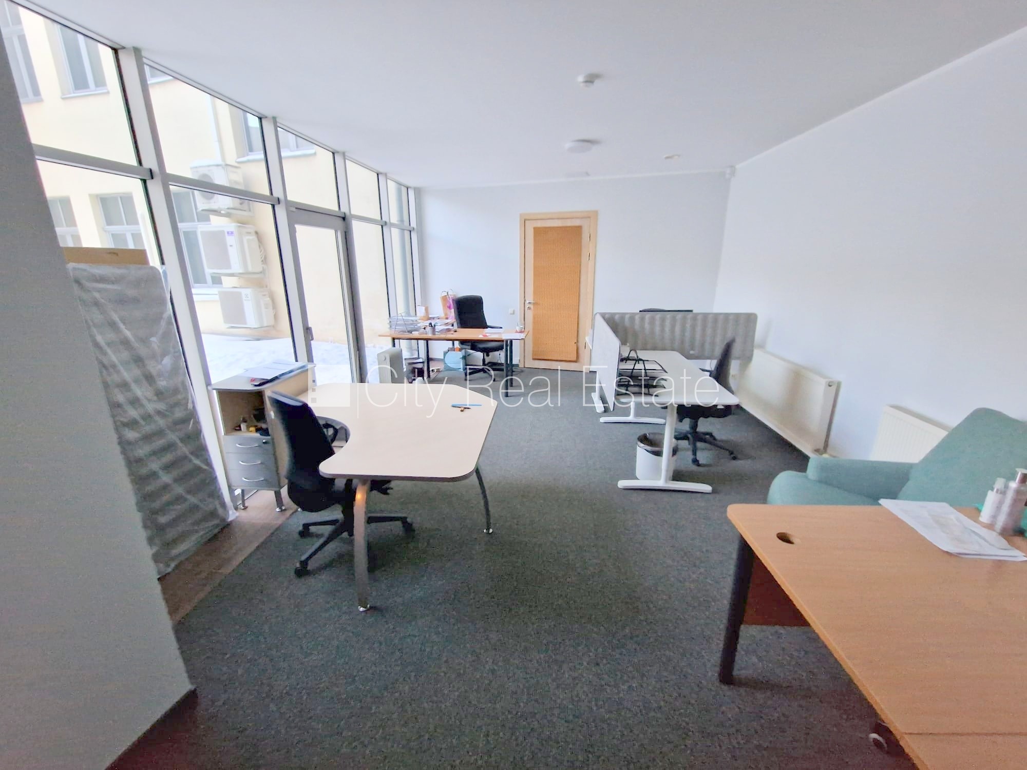 Sludinājumi. Fasādes māja, renovēta māja, viena kvadrātmetra apsaimniekošanas maksa mēnesī  1,95 EUR, slēgts Cena: 600 EUR/mēn Foto #1