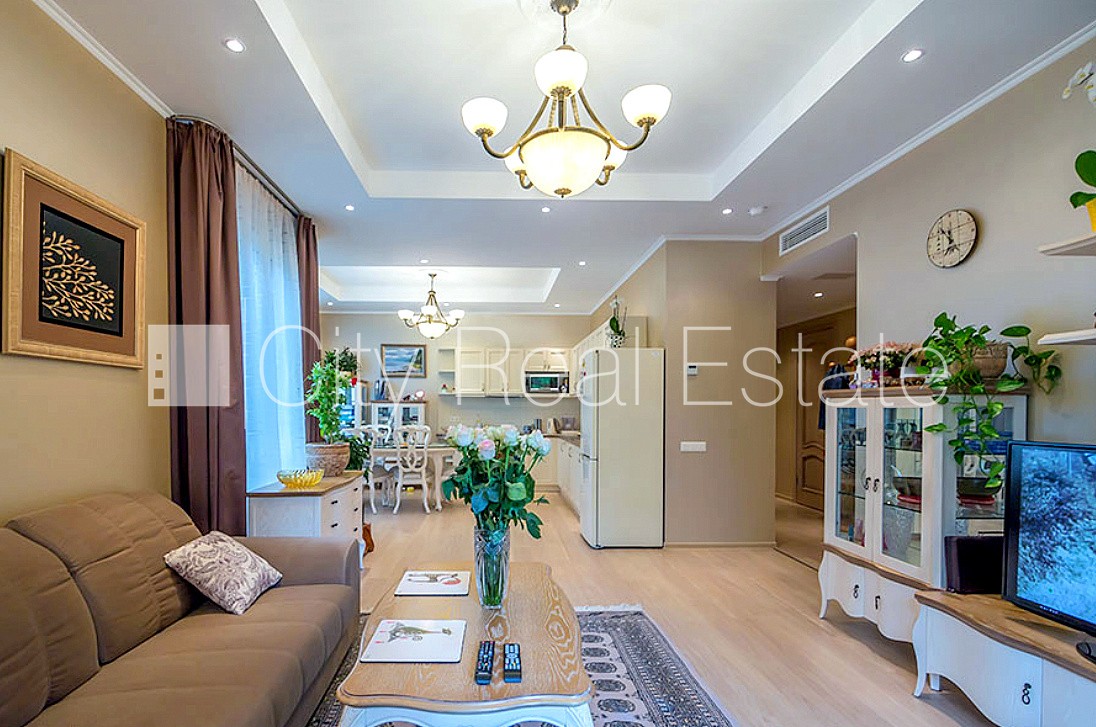 Sludinājumi. Zeme īpašumā, jaunceltne, pagalma māja, labiekārtota apzaļumota teritorija, iežogota teritorija, Cena: 445000 EUR Foto #1