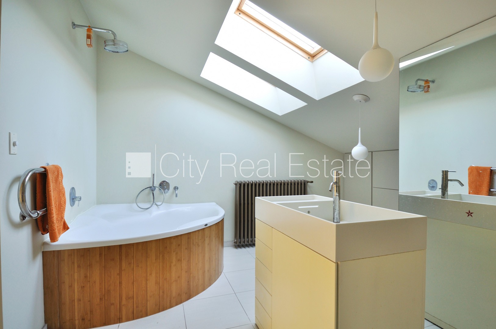 Sludinājumi. Projekts - Tērbatas 38, renovēta māja, slēgts pagalms, vieta automašīnai, mansards, ir lifts, viena Cena: 300000 EUR Foto #4