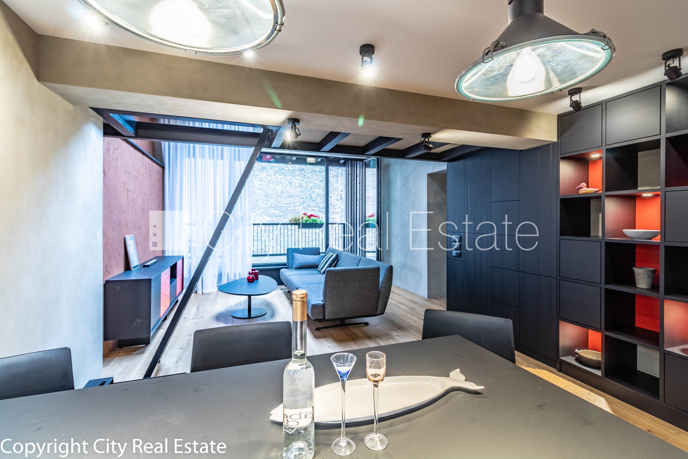 Sludinājumi. Pagalma māja, slēgts pagalms, vieta automašīnai, luksuss apartamenti , guļamistabu skaits 3 gab., Cena: 3000 EUR/mēn Foto #8