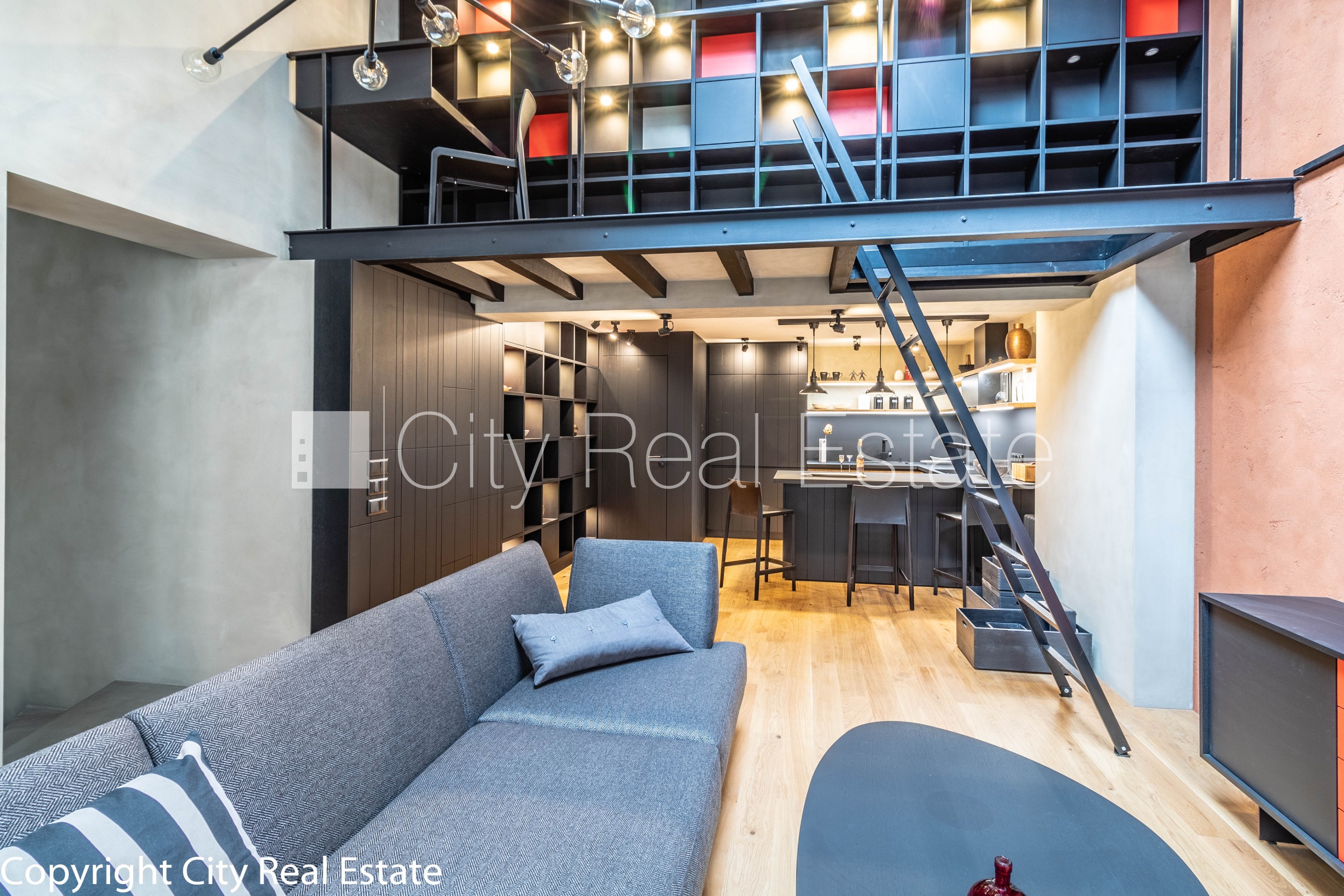 Sludinājumi. Pagalma māja, slēgts pagalms, vieta automašīnai, luksuss apartamenti , guļamistabu skaits 3 gab., Cena: 3000 EUR/mēn Foto #10