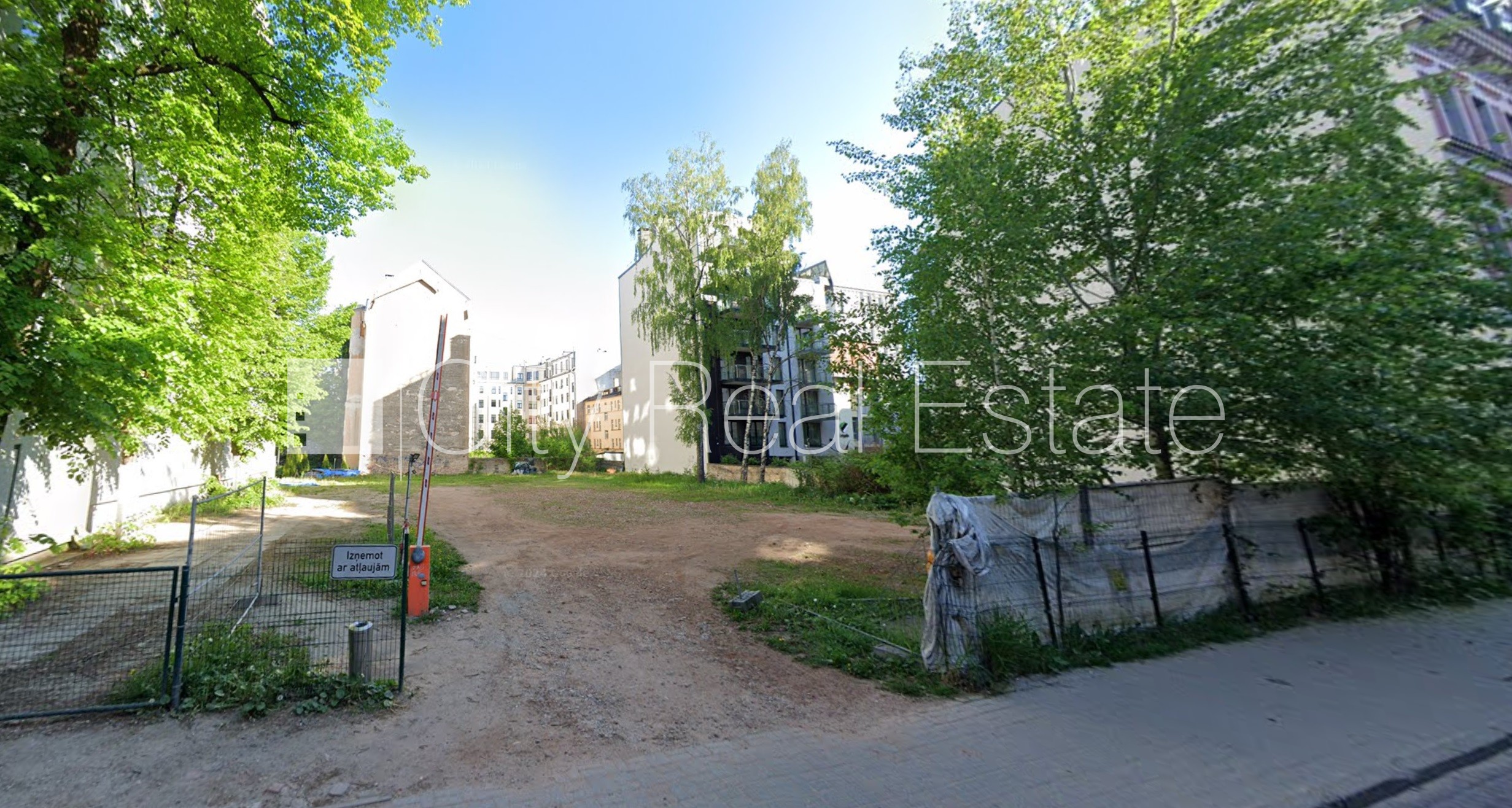 Sludinājumi. Slēgts pagalms, slēgta teritorija, saskaņā ar aktuālo pilsētas teritorijas atļauto izmantošanas Cena: 1.8e+06 EUR Foto #3