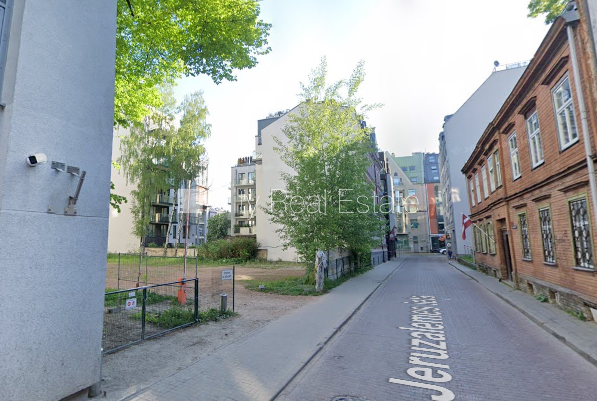 Sludinājumi. Slēgts pagalms, slēgta teritorija, saskaņā ar aktuālo pilsētas teritorijas atļauto izmantošanas Cena: 1.8e+06 EUR Foto #1