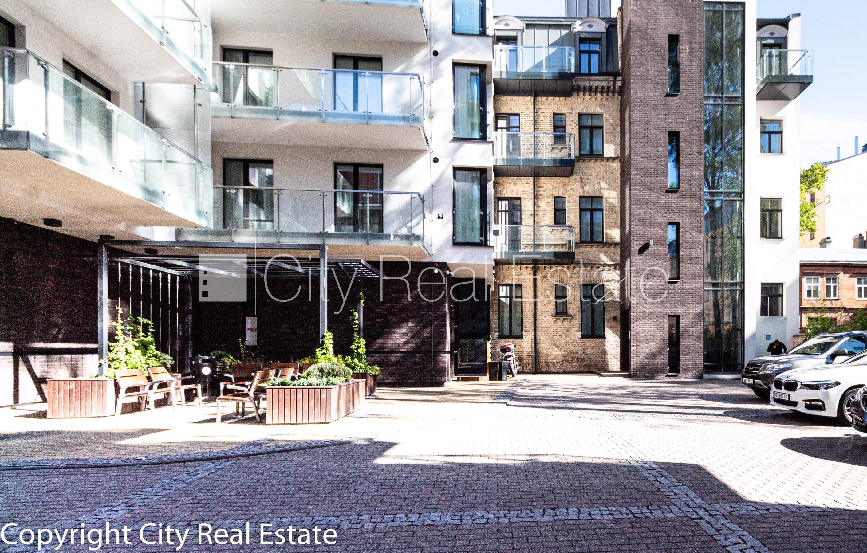 Sludinājumi. Projekts - J5, fasādes māja, renovēta māja, labiekārtots apzaļumots pagalms, bruģēts piebraucamais Cena: 226000 EUR Foto #11