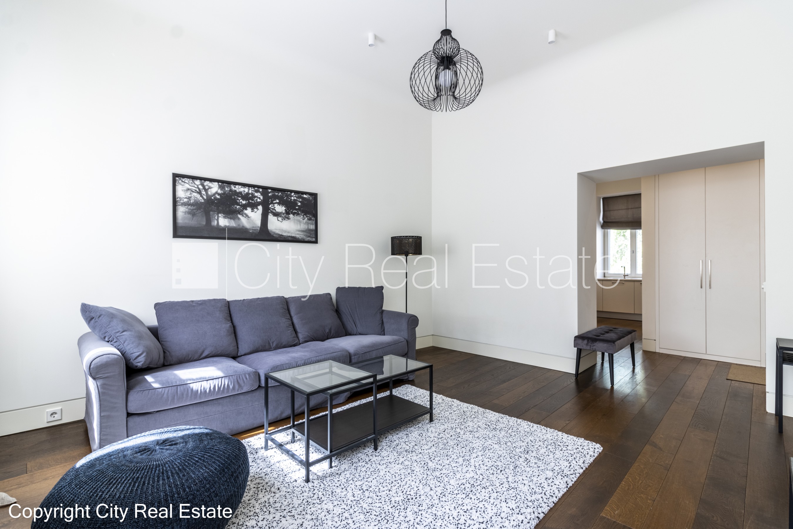 Sludinājumi. Projekts - J5, fasādes māja, renovēta māja, labiekārtots apzaļumots pagalms, slēgts pagalms, Cena: 950 EUR/mēn Foto #2