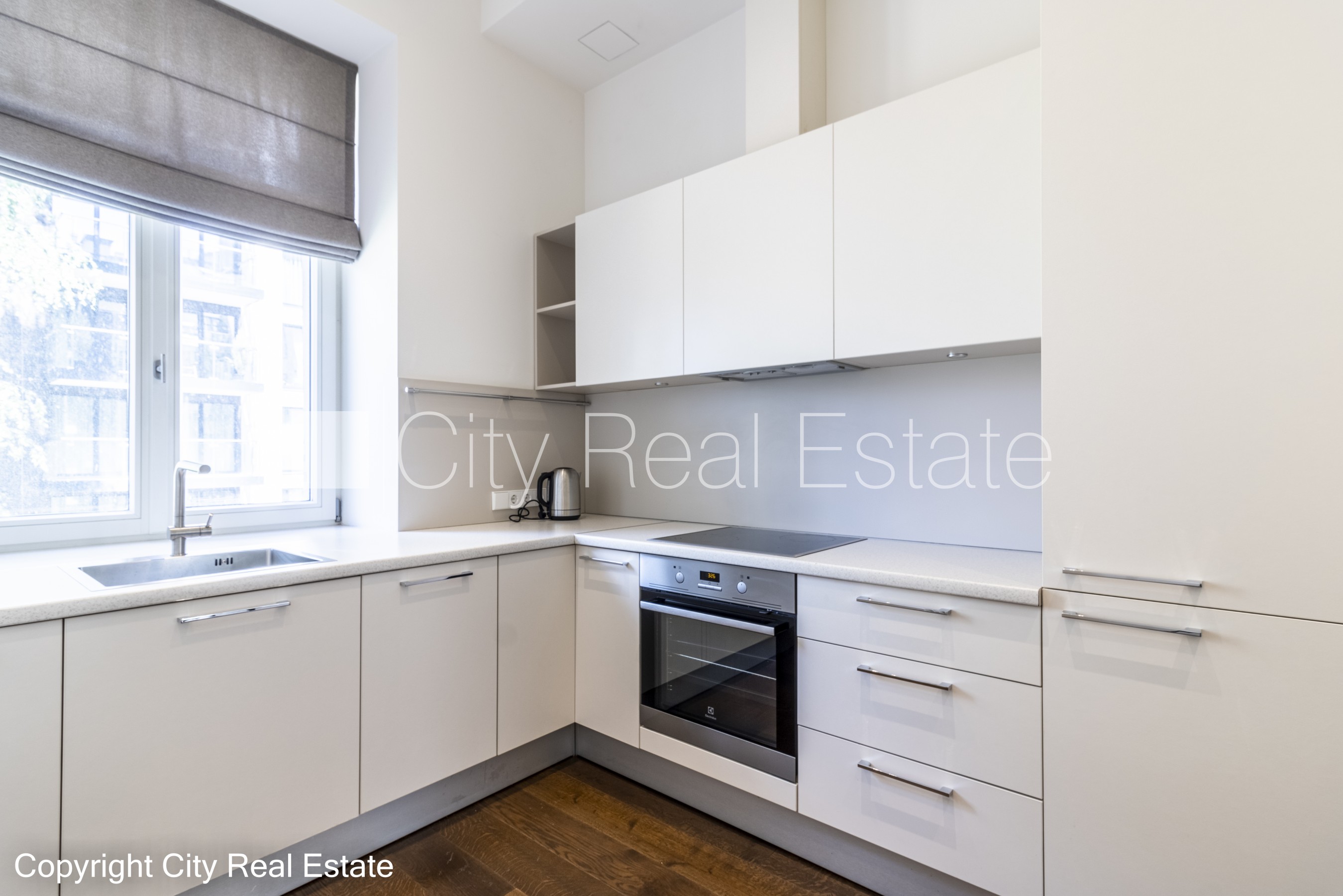 Sludinājumi. Projekts - J5, fasādes māja, renovēta māja, labiekārtots apzaļumots pagalms, slēgts pagalms, Cena: 950 EUR/mēn Foto #8