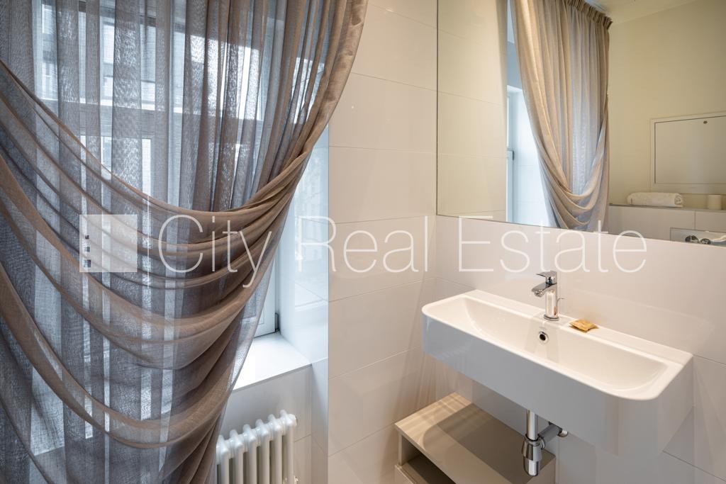 Sludinājumi. Projekts - J5, renovēta māja, vieta automašīnai, pazemes autostāvvieta, apsargāta teritorija, ir Cena: 590000 EUR Foto #9