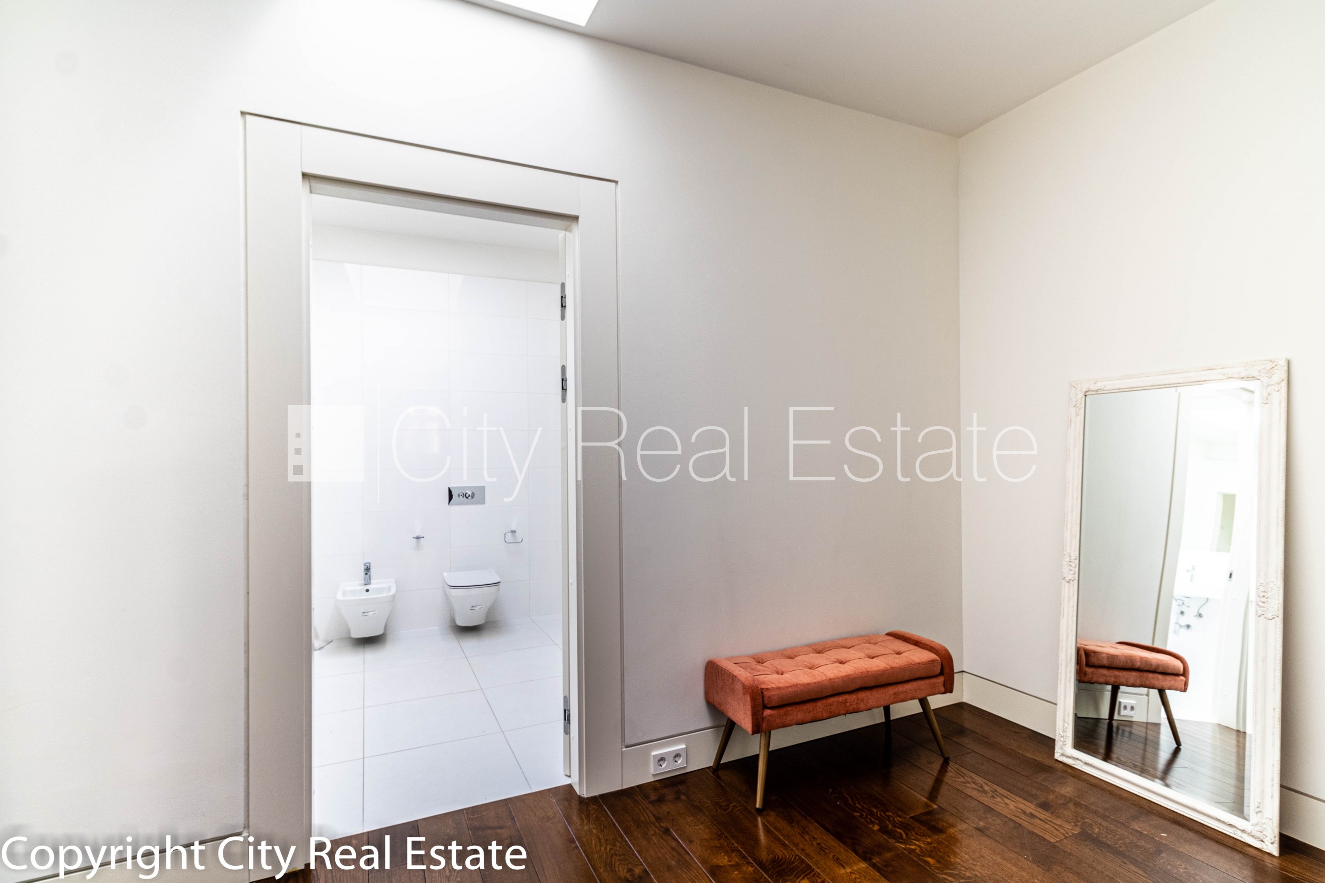 Sludinājumi. Projekts - J5, renovēta māja, vieta automašīnai, pazemes autostāvvieta, apsargāta teritorija, ir Cena: 590000 EUR Foto #18