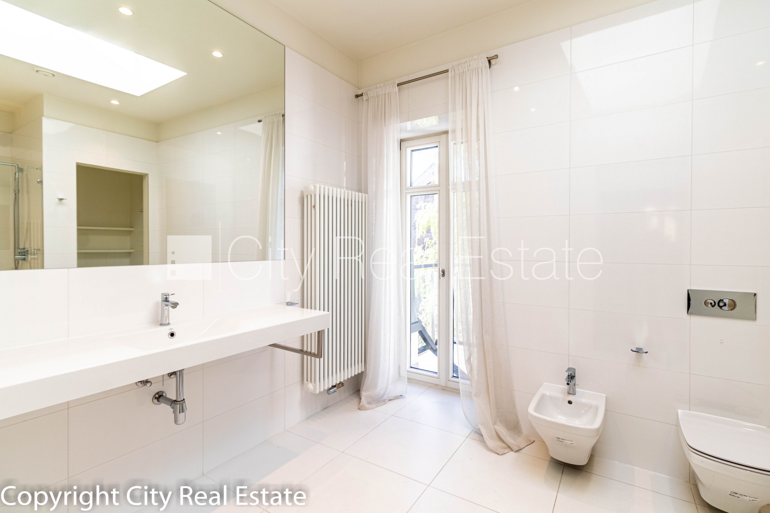 Sludinājumi. Projekts - J5, renovēta māja, vieta automašīnai, pazemes autostāvvieta, apsargāta teritorija, ir Cena: 590000 EUR Foto #20