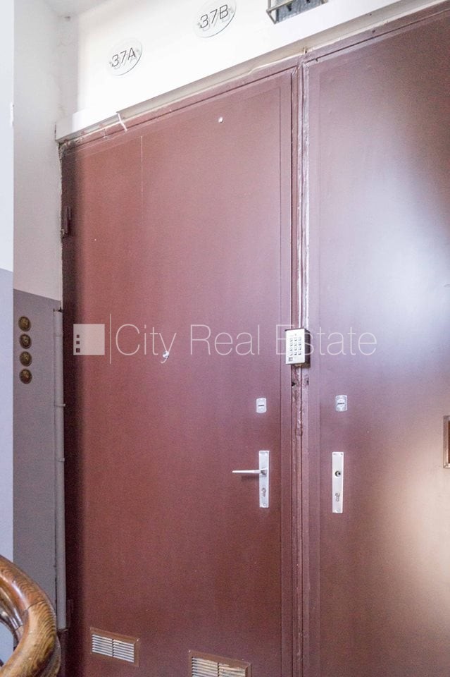 Sludinājumi. Projekts - Aleksandra Čaka 33, pagalma māja, renovēta māja, labiekārtots apzaļumots pagalms, ieeja Cena: 400 EUR/mēn Foto #12