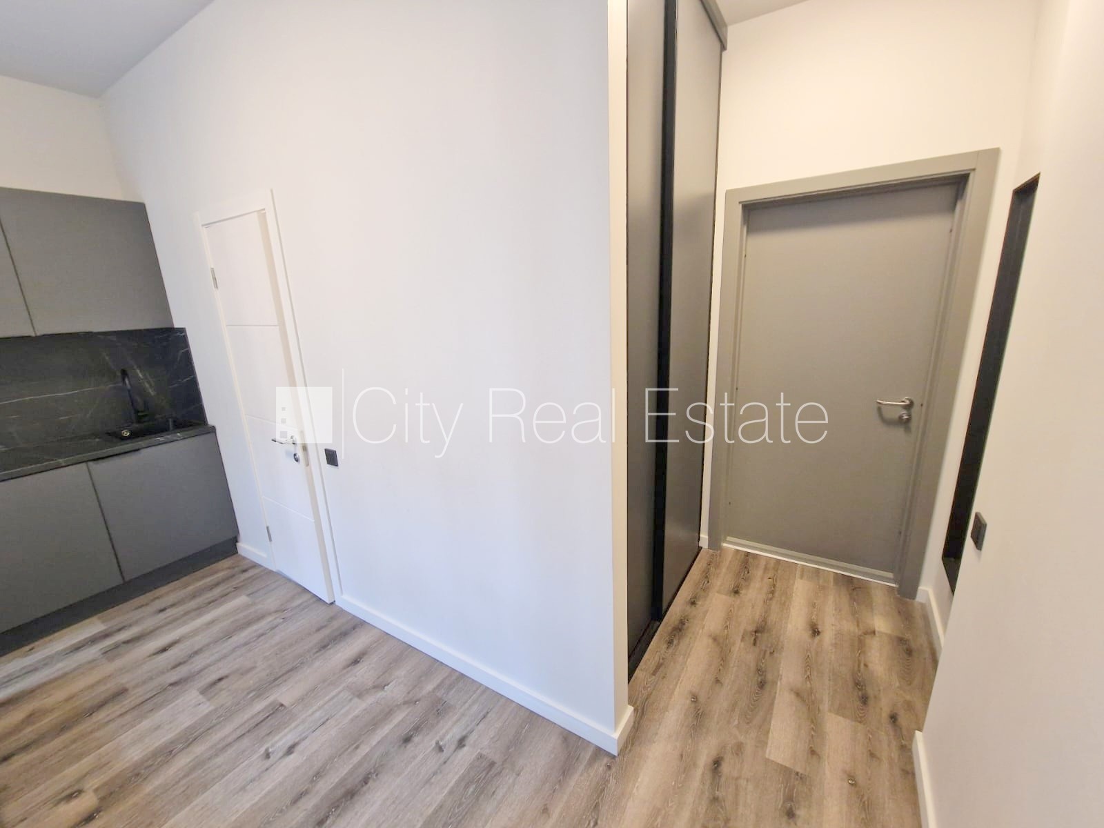 Sludinājumi. Projekts - Matīsa 38, pagalma ēka, renovēta māja, labiekārtots apzaļumots pagalms, slēgts pagalms, Cena: 350 EUR/mēn Foto #5