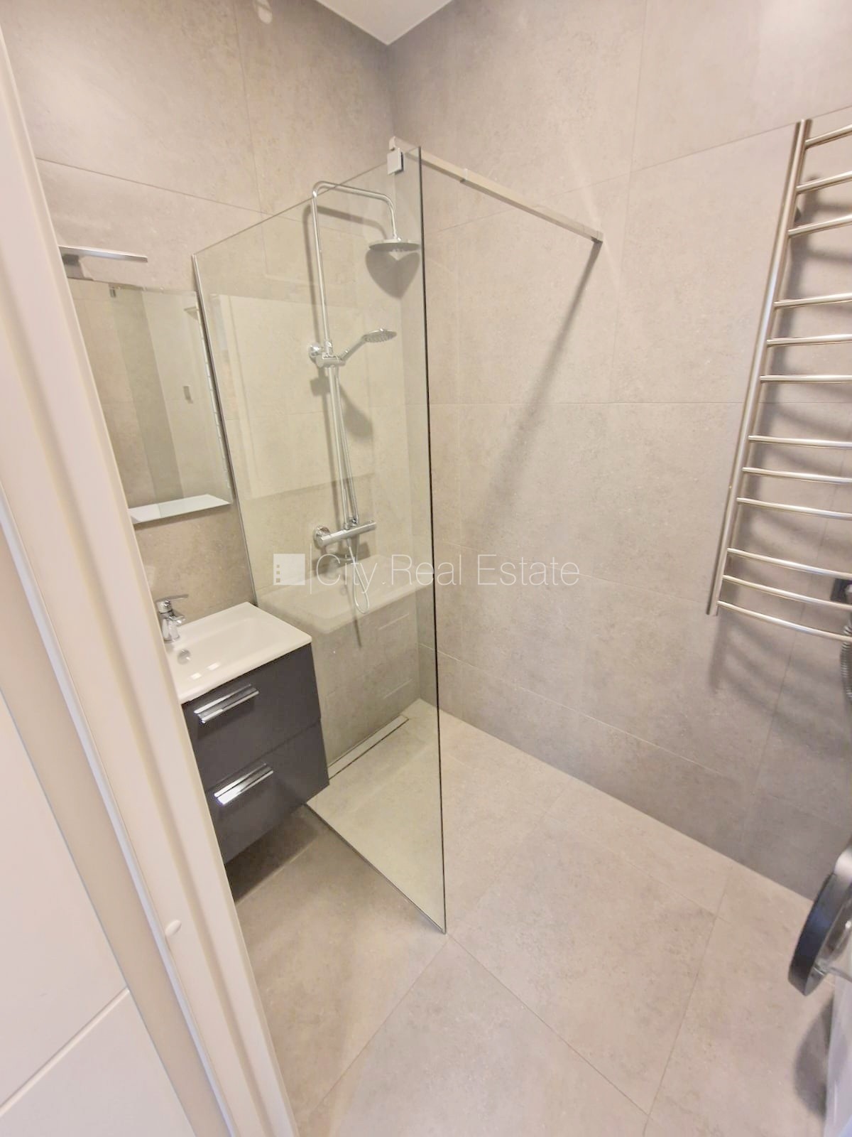 Sludinājumi. Projekts - Matīsa 38, pagalma ēka, renovēta māja, labiekārtots apzaļumots pagalms, slēgts pagalms, Cena: 350 EUR/mēn Foto #9