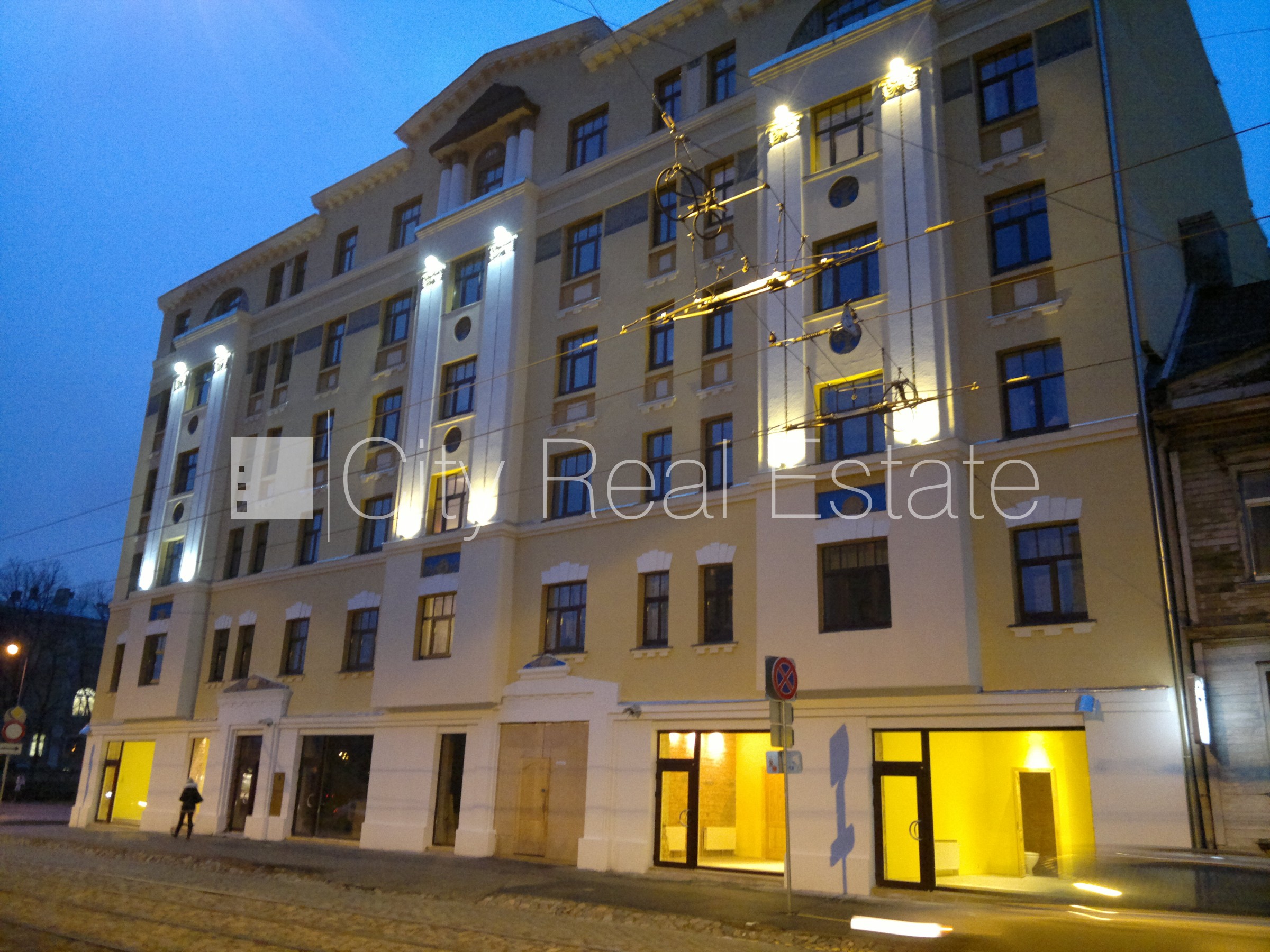 Объявление. Здание во дворе, закрытый двор, лестничная клетка после косметического ремонта, студио, кухня Цена: 280 EUR/мес. Foto #11