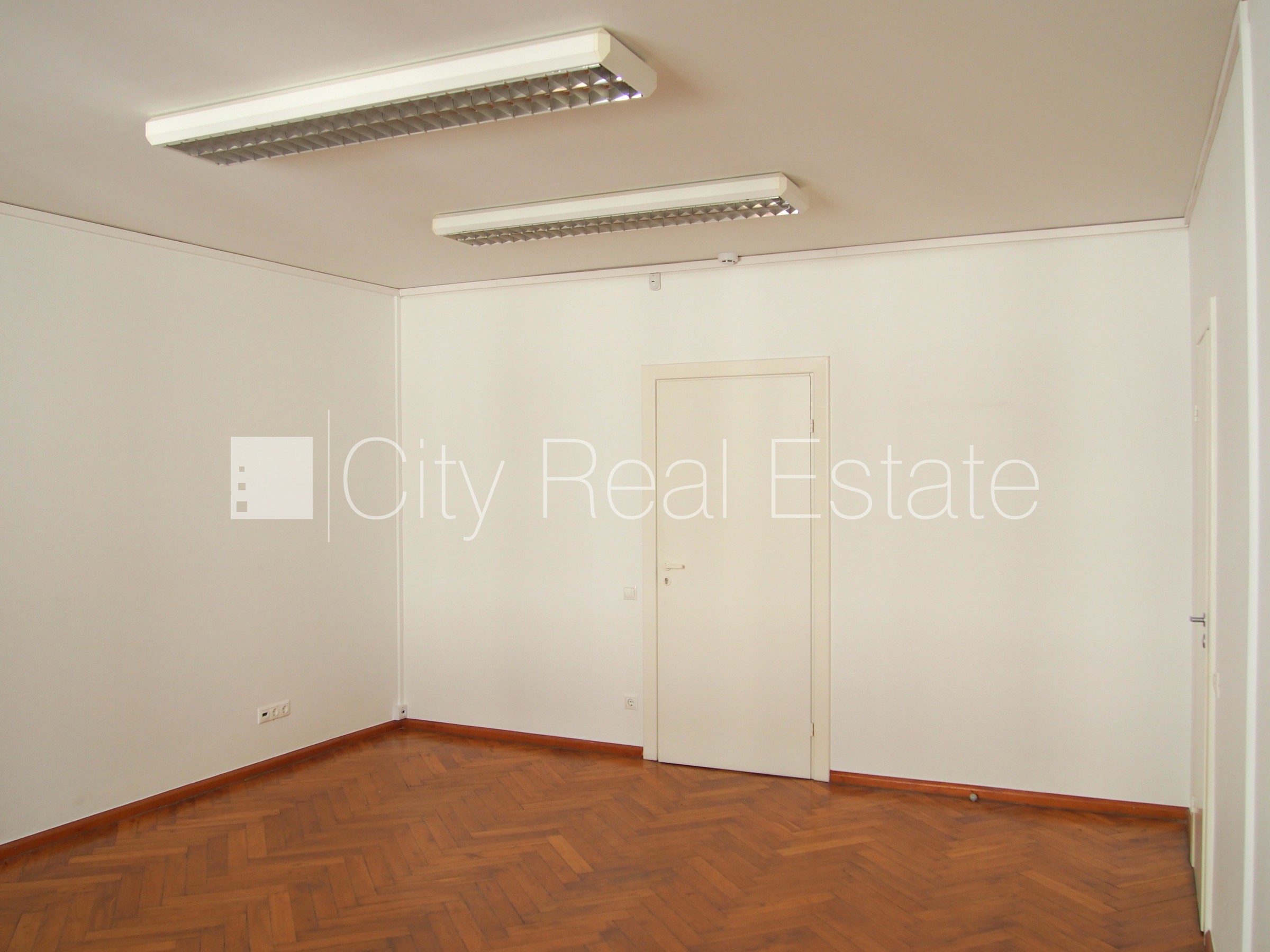 Sludinājumi. Pagalma ēka, renovēta māja, slēgts pagalms, slēgta teritorija, apsargāta teritorija, ieeja no Cena: 450 EUR/mēn Foto #3