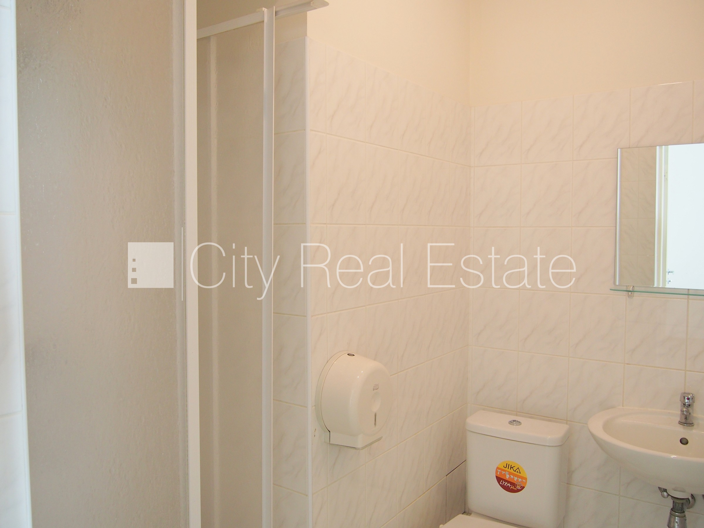 Sludinājumi. Pagalma ēka, renovēta māja, slēgts pagalms, slēgta teritorija, apsargāta teritorija, ieeja no Cena: 450 EUR/mēn Foto #6