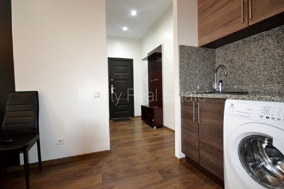 Объявление. Фасадный дом, закрытый двор, вход с улицы, лифт, лестничная клетка после капитального ремонта, Цена: 350 EUR/мес. Foto #13