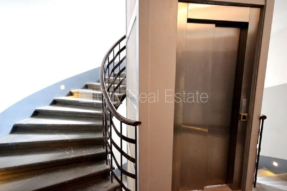 Объявление. Фасадный дом, закрытый двор, вход с улицы, лифт, лестничная клетка после капитального ремонта, Цена: 350 EUR/мес. Foto #18