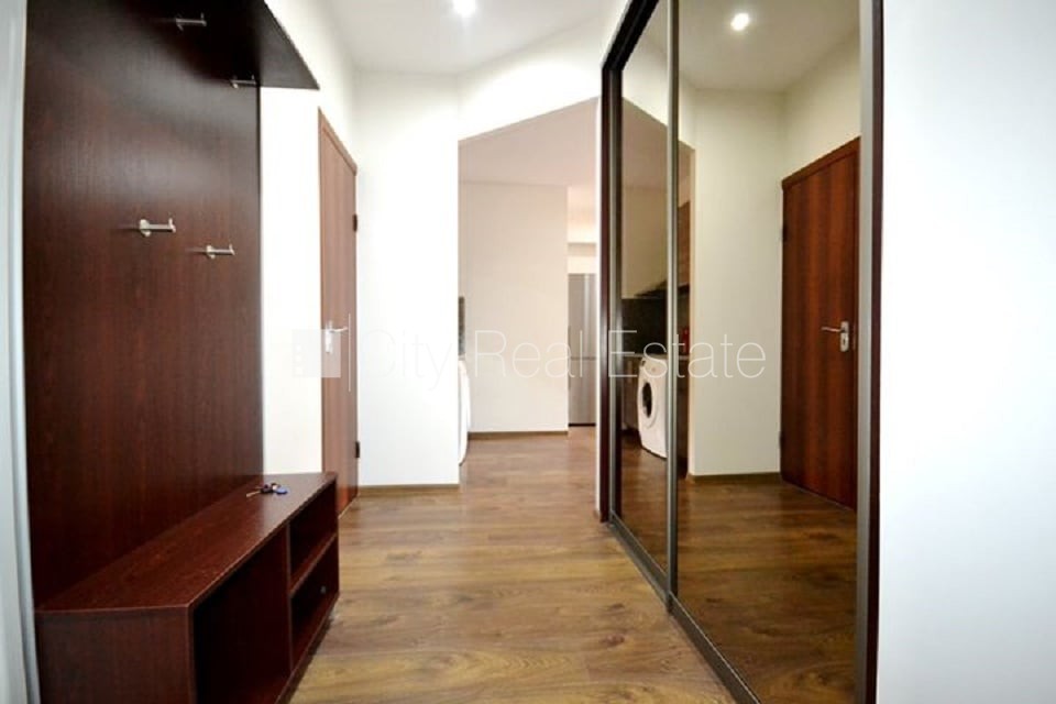 Объявление. Фасадный дом, закрытый двор, вход с улицы, лифт, лестничная клетка после капитального ремонта, Цена: 350 EUR/мес. Foto #15