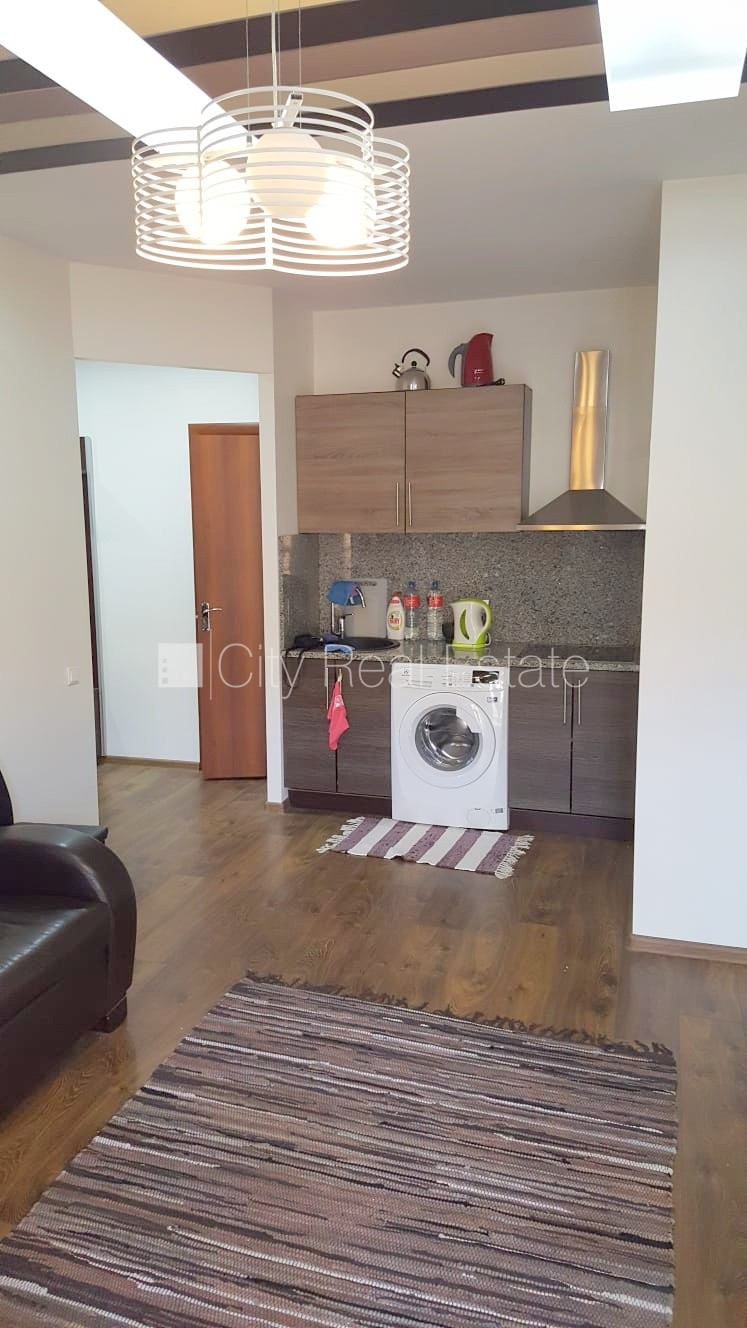 Объявление. Фасадный дом, закрытый двор, вход с улицы, лифт, лестничная клетка после капитального ремонта, Цена: 350 EUR/мес. Foto #12