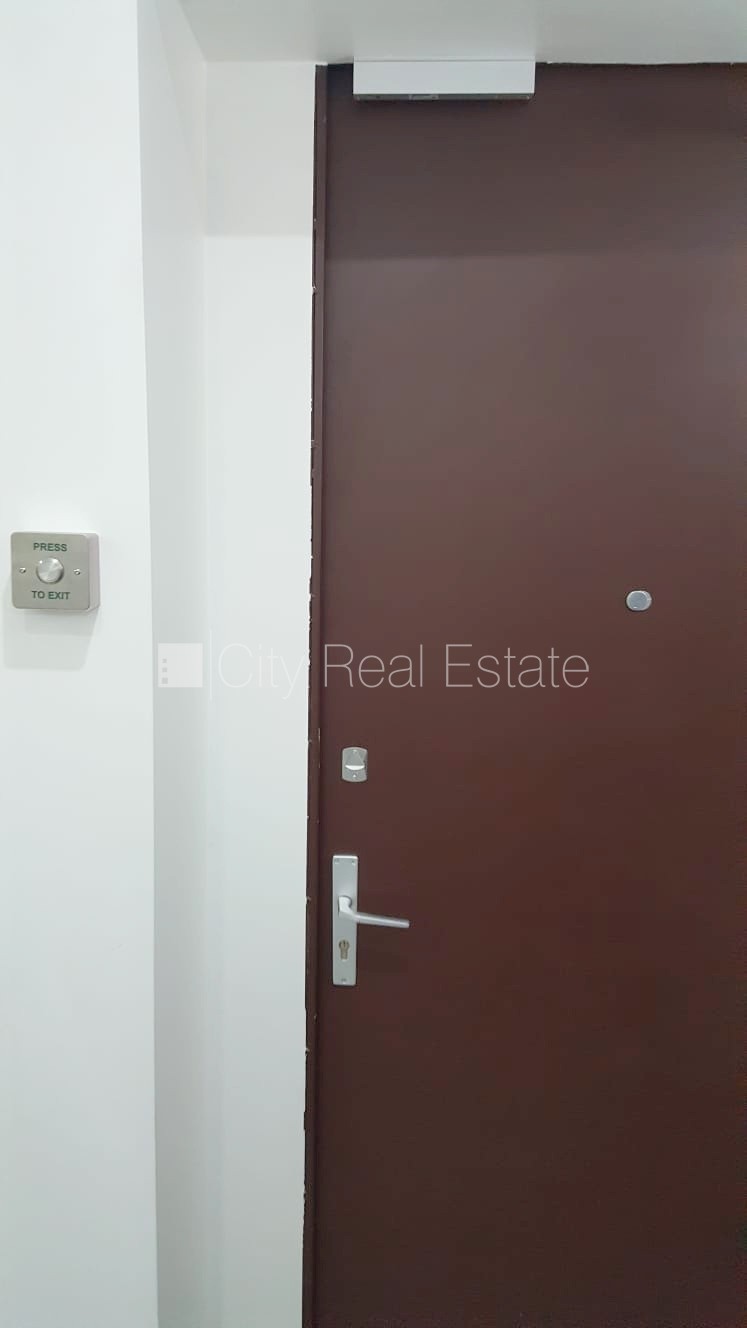 Объявление. Фасадный дом, закрытый двор, вход с улицы, лифт, лестничная клетка после капитального ремонта, Цена: 350 EUR/мес. Foto #17