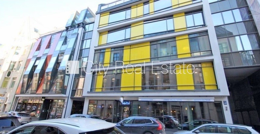 Объявление. Новостройка, фасадный дом, подъездная дорога покрыта брущаткoй, закрытый двор, въездные ворота Цена: 1381 EUR/мес. Foto #24