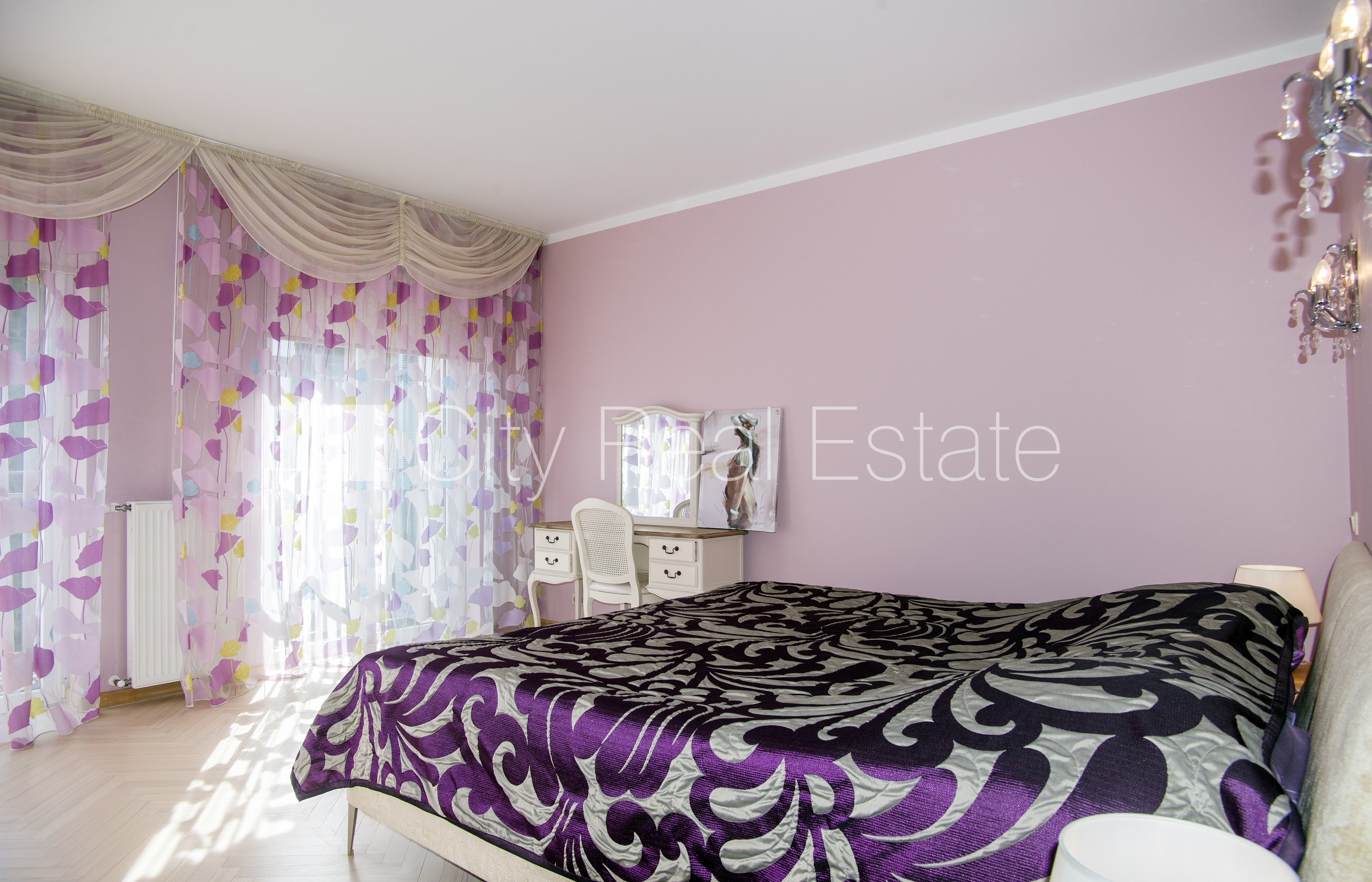 Объявление. Земля в собственности, новостройка, фасадный дом, кирпичные стены, благоустроенная озеленённая Цена: 350000 EUR Foto #8