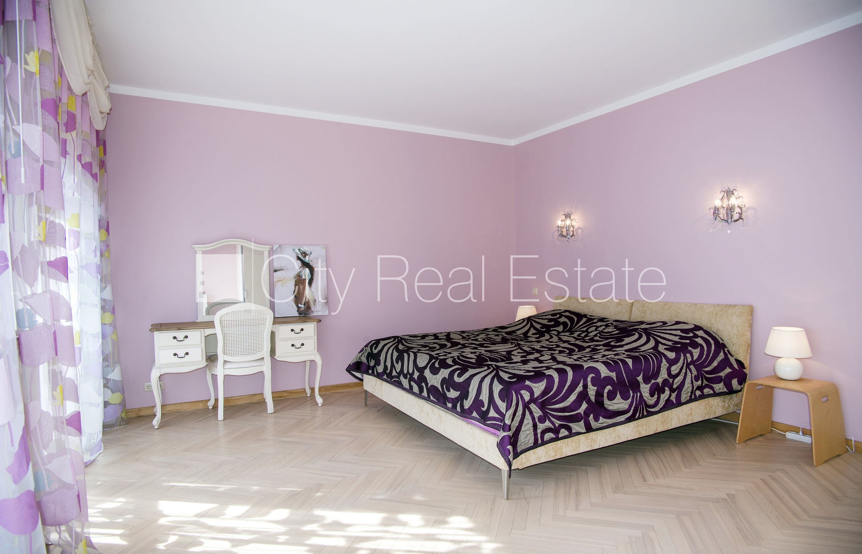 Объявление. Земля в собственности, новостройка, фасадный дом, кирпичные стены, благоустроенная озеленённая Цена: 350000 EUR Foto #7