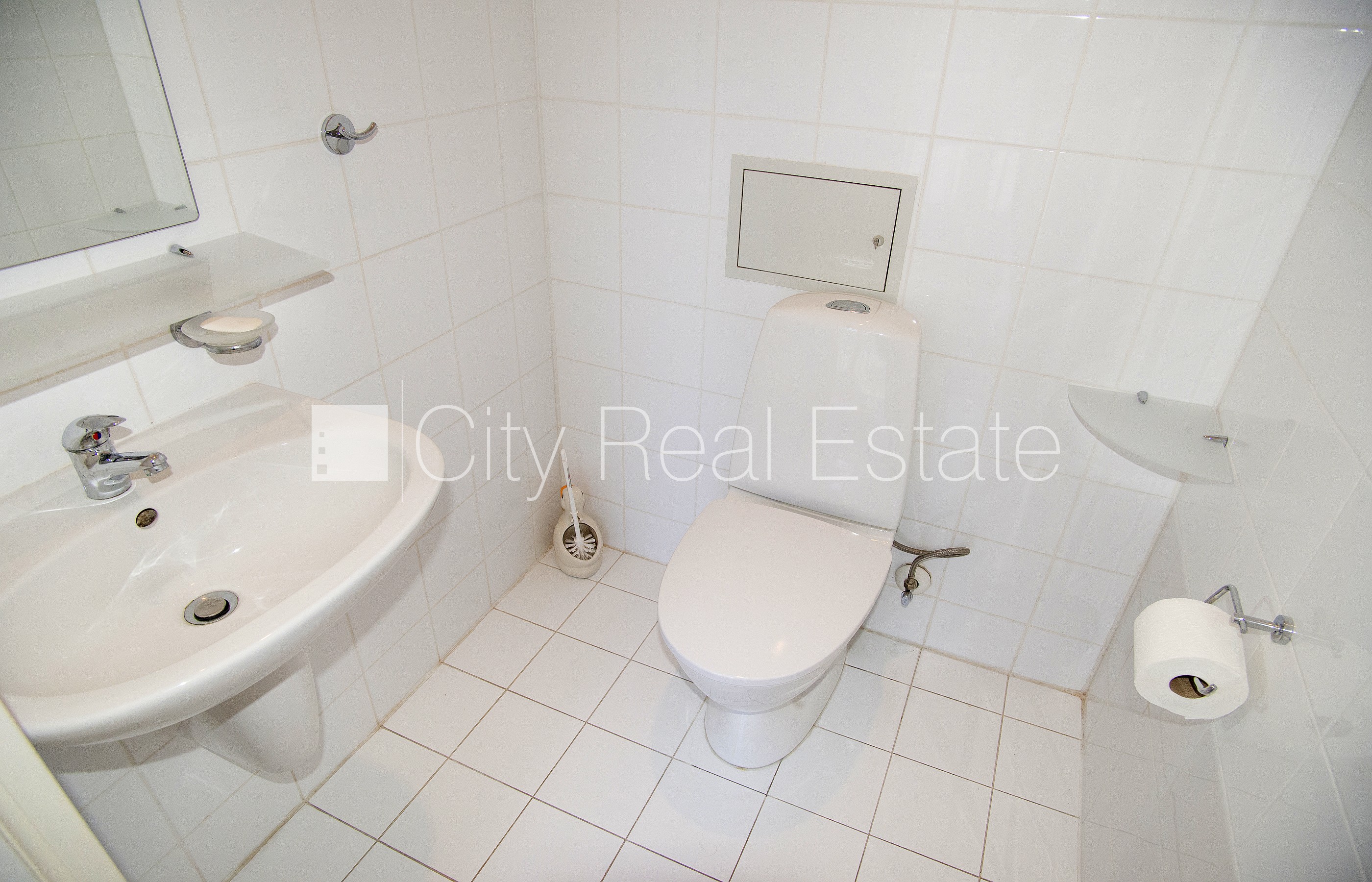 Объявление. Земля в собственности, новостройка, фасадный дом, кирпичные стены, благоустроенная озеленённая Цена: 350000 EUR Foto #18