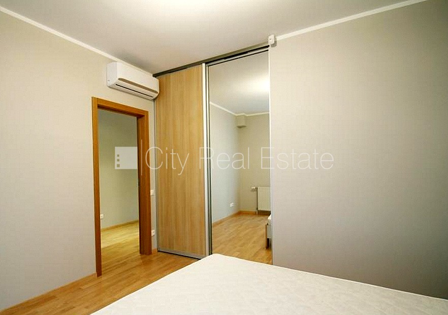 Объявление. Новостройка, фасадный дом, благоустроенная озеленённая территория, подъездная дорога покрыта Цена: 1150 EUR/мес. Foto #8