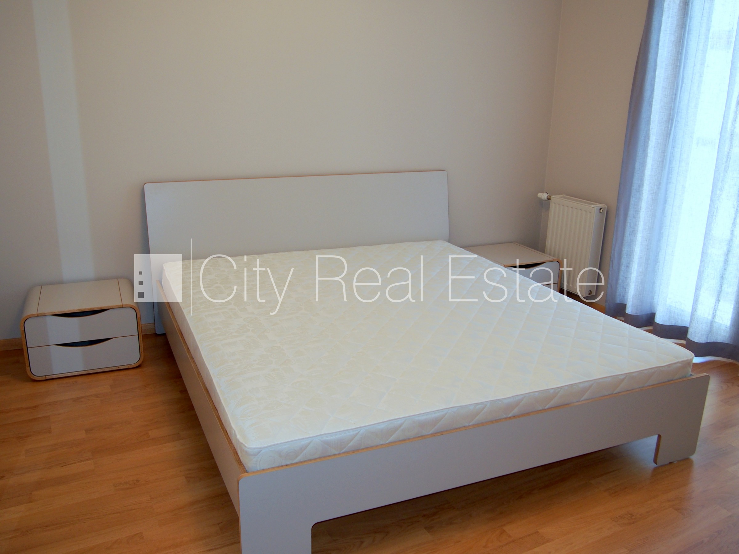 Объявление. Новостройка, фасадный дом, благоустроенная озеленённая территория, подъездная дорога покрыта Цена: 1150 EUR/мес. Foto #5