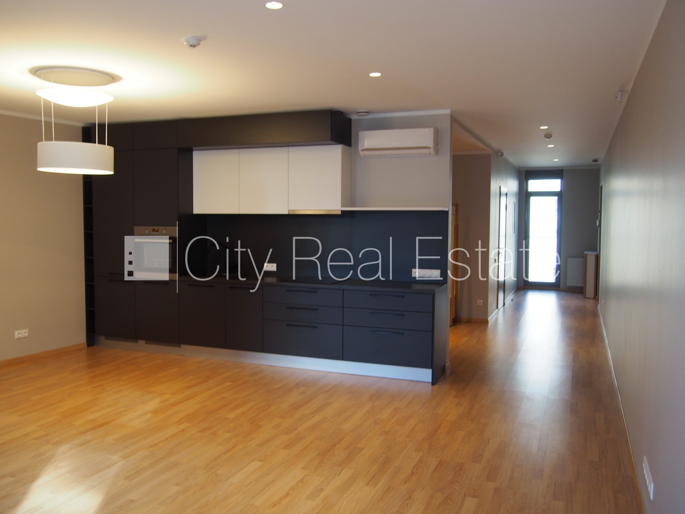 Объявление. Новостройка, фасадный дом, благоустроенная озеленённая территория, подъездная дорога покрыта Цена: 1150 EUR/мес. Foto #11