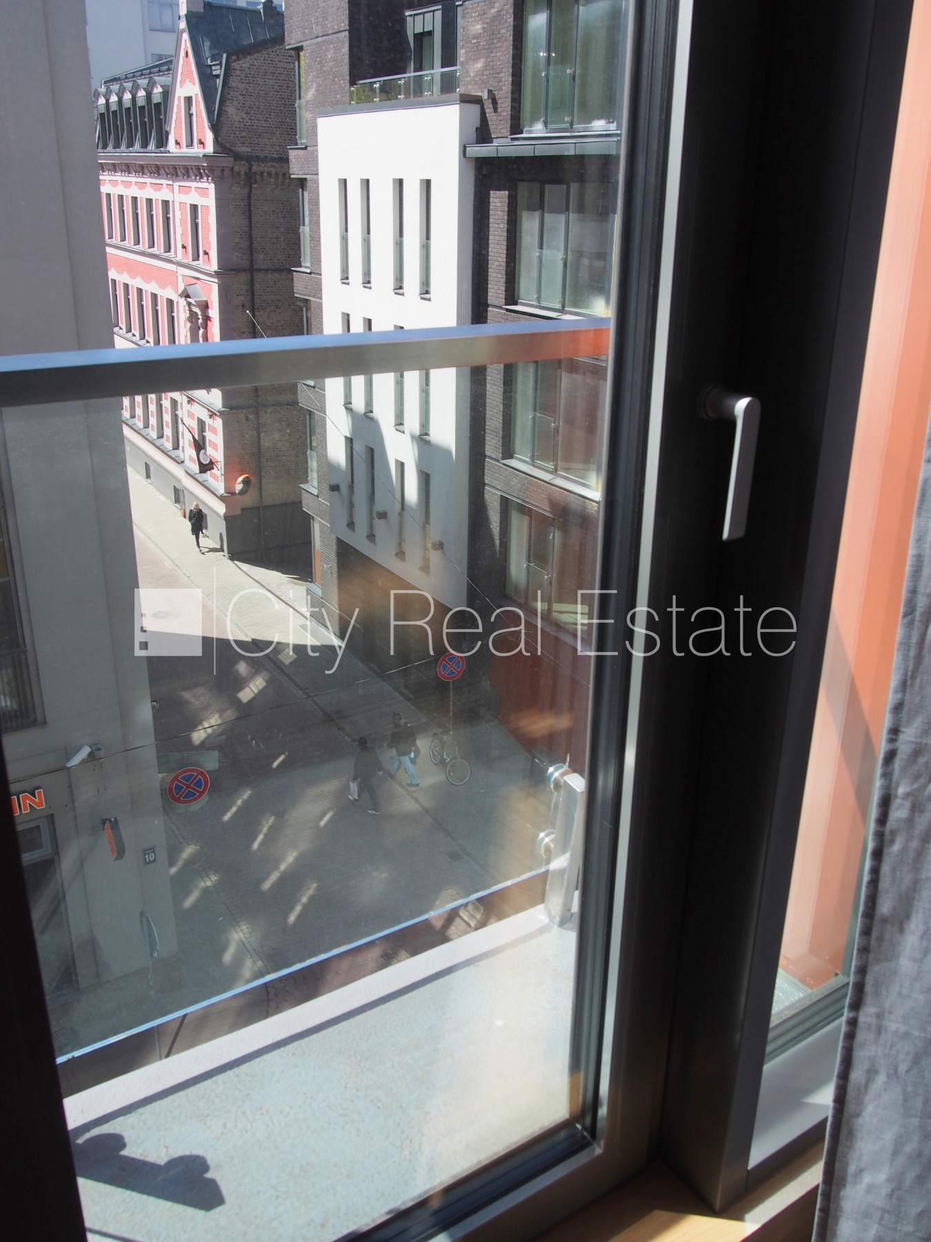 Объявление. Новостройка, фасадный дом, благоустроенная озеленённая территория, подъездная дорога покрыта Цена: 1150 EUR/мес. Foto #25