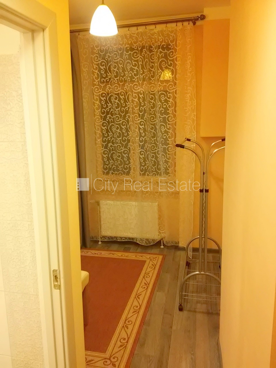 Sludinājumi. Fasādes māja, renovēta māja, labiekārtots apzaļumots pagalms, slēgts pagalms, ieeja no pagalma, Cena: 1000 EUR/mēn Foto #16