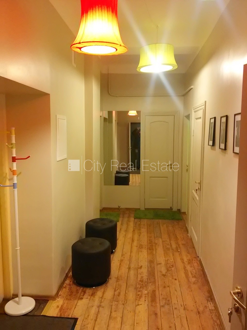 Sludinājumi. Fasādes māja, renovēta māja, labiekārtots apzaļumots pagalms, slēgts pagalms, ieeja no pagalma, Cena: 1000 EUR/mēn Foto #17