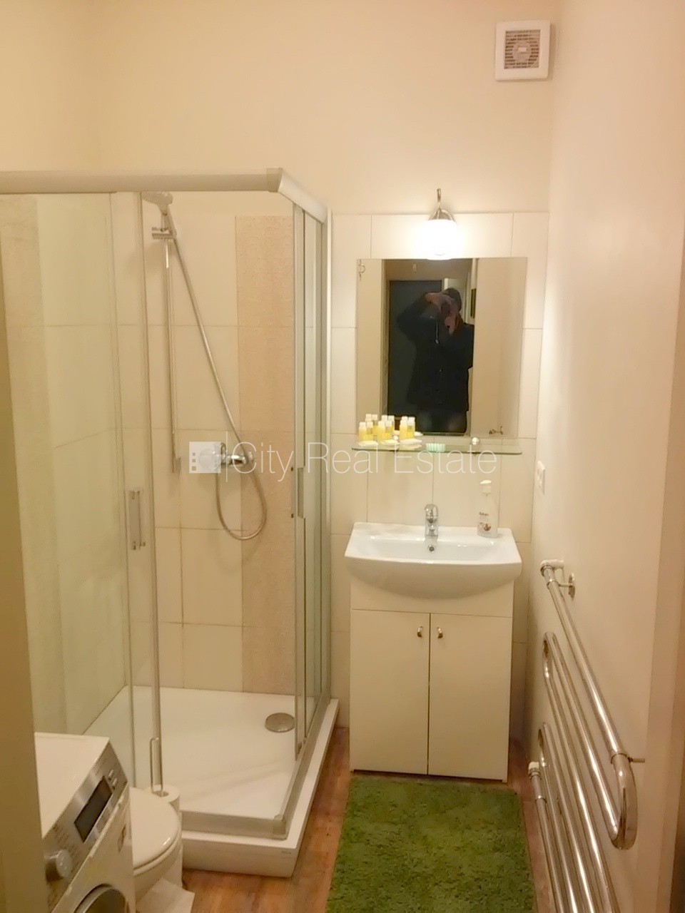 Sludinājumi. Fasādes māja, renovēta māja, labiekārtots apzaļumots pagalms, slēgts pagalms, ieeja no pagalma, Cena: 1000 EUR/mēn Foto #18