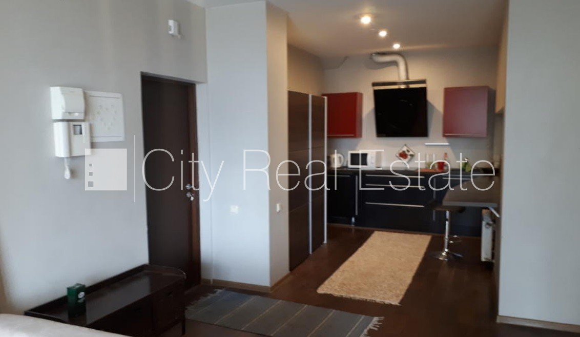 Sludinājumi. Zeme īpašumā, jaunceltne, ir lifts, kāpņu telpa pēc kapitālā remonta, balkons, viena istaba Cena: 155000 EUR Foto #3