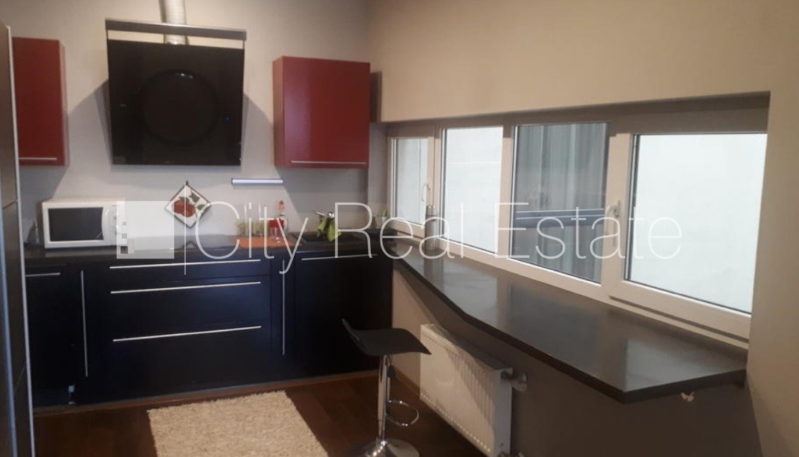 Sludinājumi. Zeme īpašumā, jaunceltne, ir lifts, kāpņu telpa pēc kapitālā remonta, balkons, viena istaba Cena: 155000 EUR Foto #5