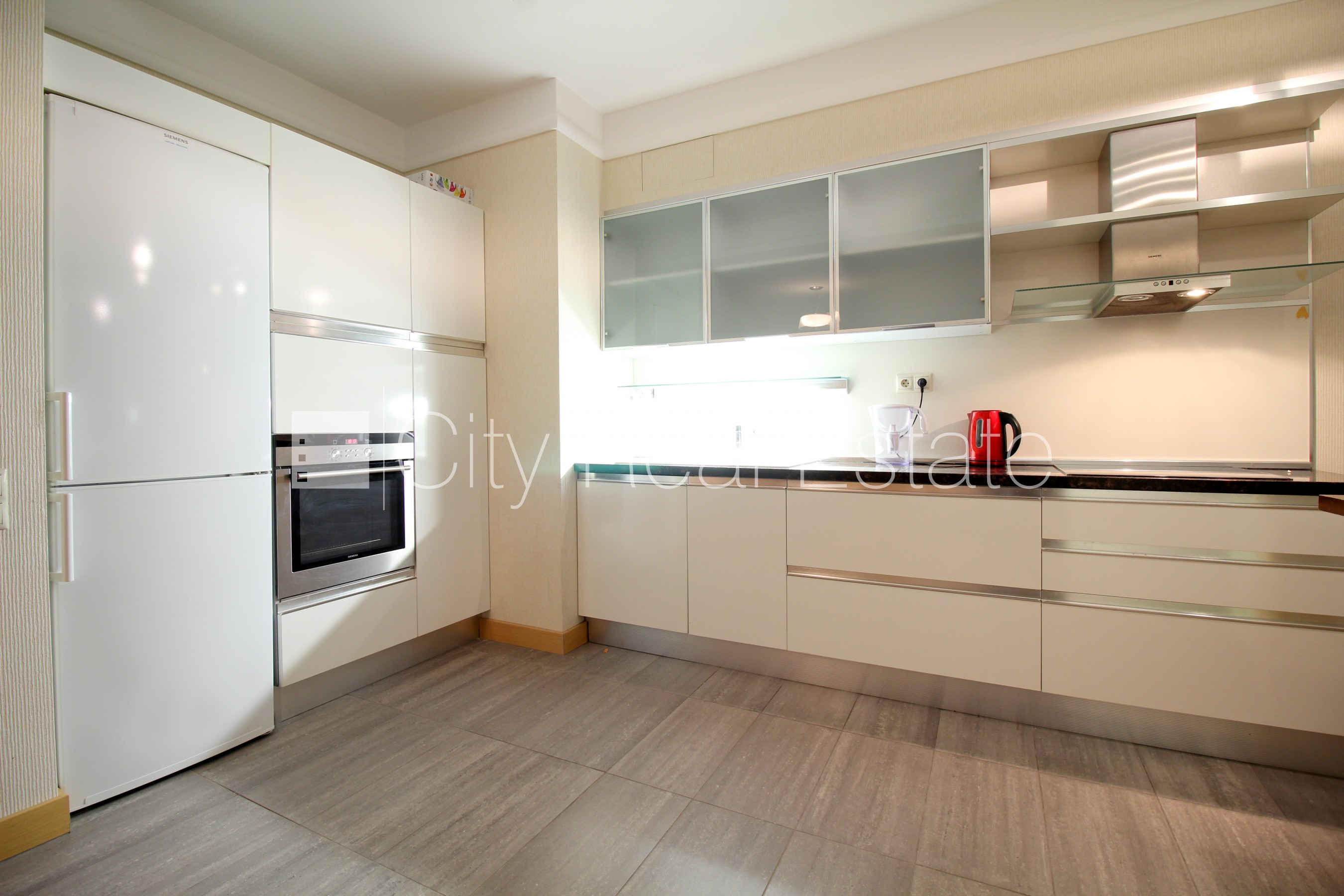 Sludinājumi. Projekts - Panorama Plaza, jaunceltne, pagrabstāvā pieejama noliktava, iespēja nomāt pazemes Cena: 820 EUR/mēn Foto #3