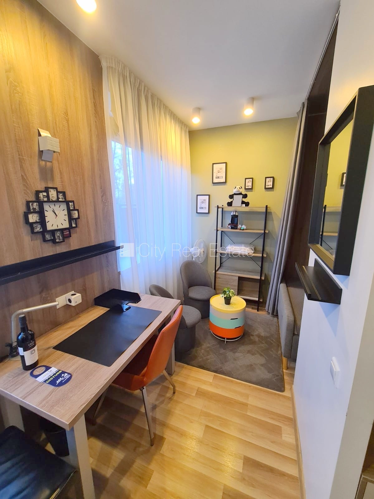 Sludinājumi. Renovēta māja, labiekārtota apzaļumota teritorija, apsargāta autostāvvieta, studio tipa, virtuve Cena: 320 EUR/mēn Foto #5