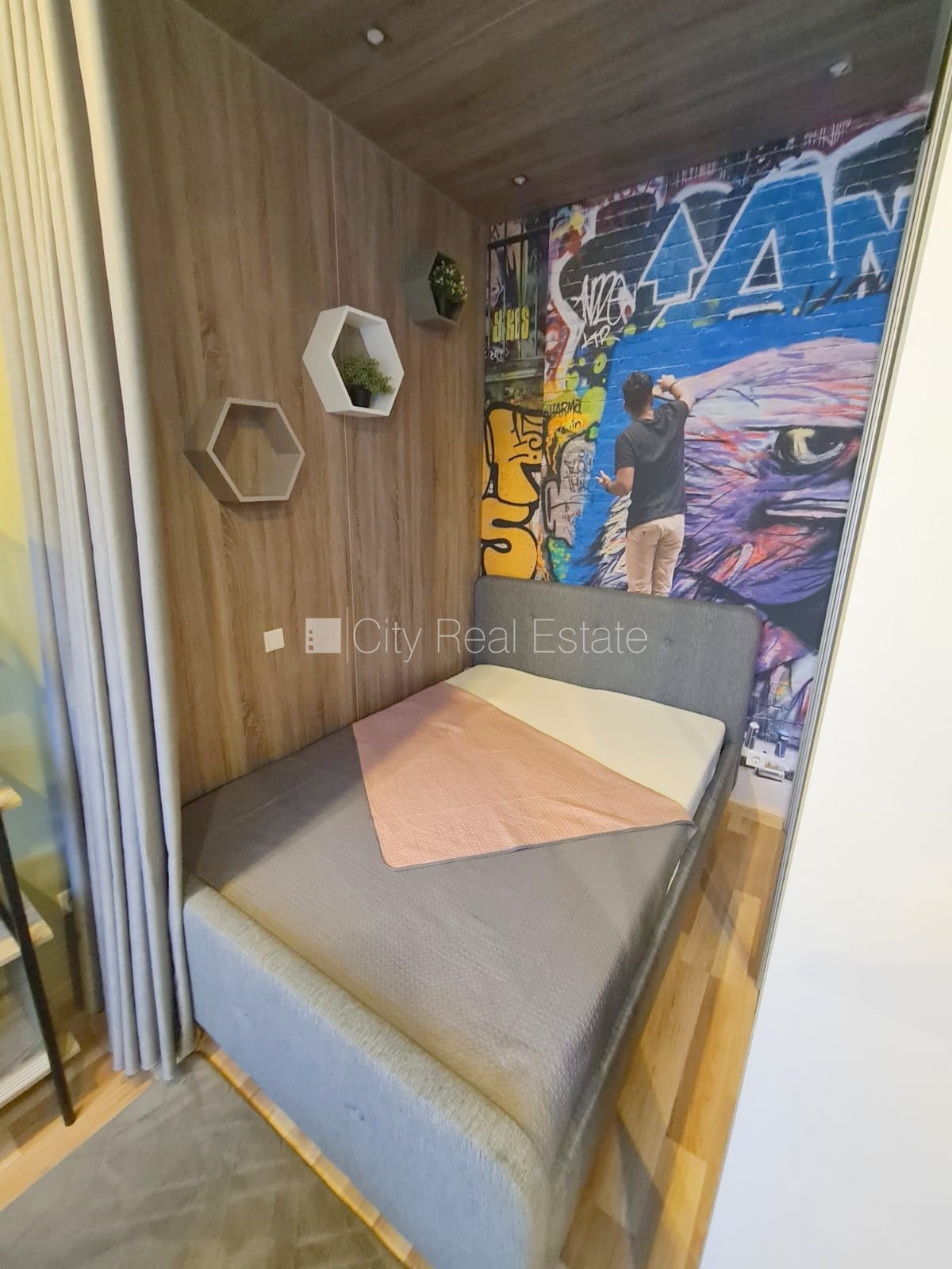 Sludinājumi. Renovēta māja, labiekārtota apzaļumota teritorija, apsargāta autostāvvieta, studio tipa, virtuve Cena: 320 EUR/mēn Foto #11