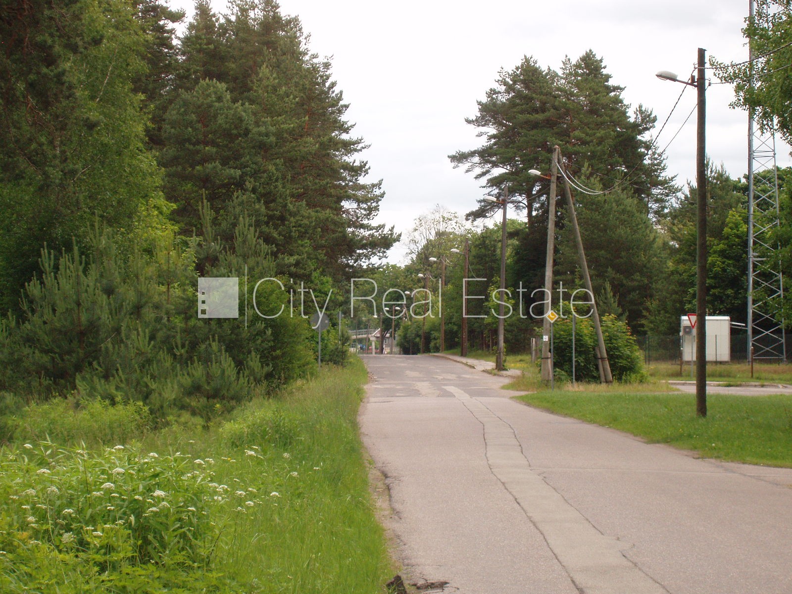 Sludinājumi. Dakstiņu jumta segums, fasāde ar koka apdari, iežogota teritorija, malkas apkure, iespēja ierīkot Cena: 79000 EUR Foto #21