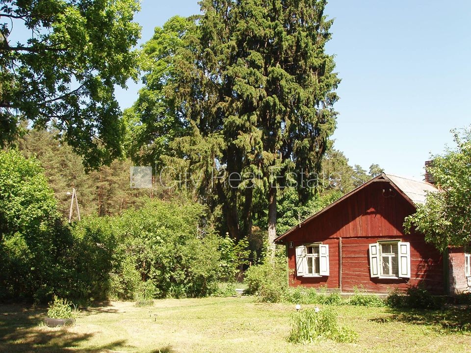 Sludinājumi. Dakstiņu jumta segums, fasāde ar koka apdari, iežogota teritorija, malkas apkure, iespēja ierīkot Cena: 79000 EUR Foto #7