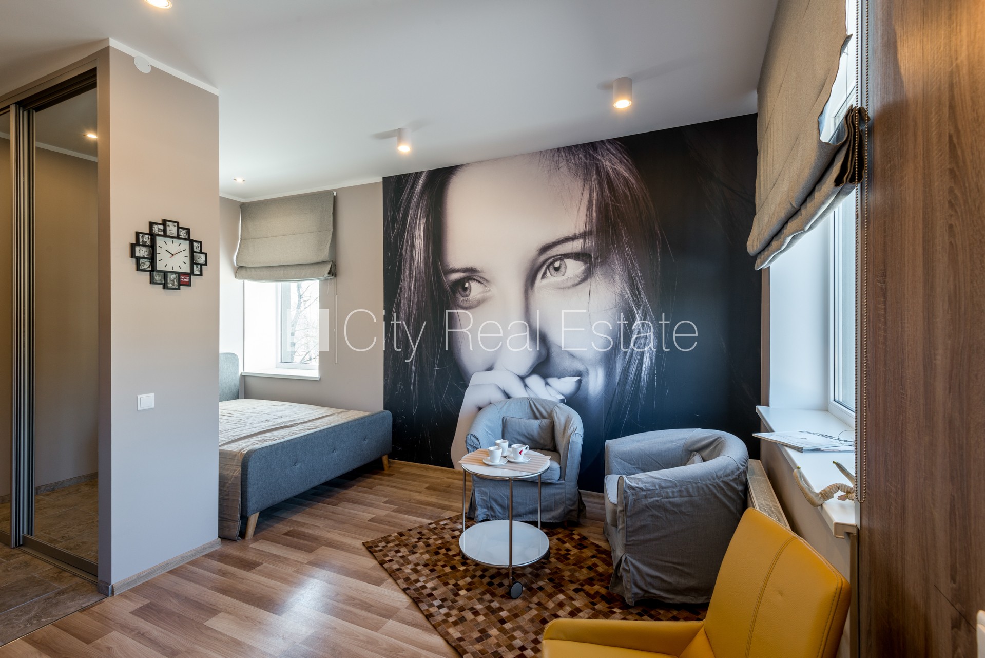 Sludinājumi. Renovēta māja, labiekārtota apzaļumota teritorija, vieta automašīnai, studio tipa, virtuve Cena: 415 EUR/mēn Foto #3