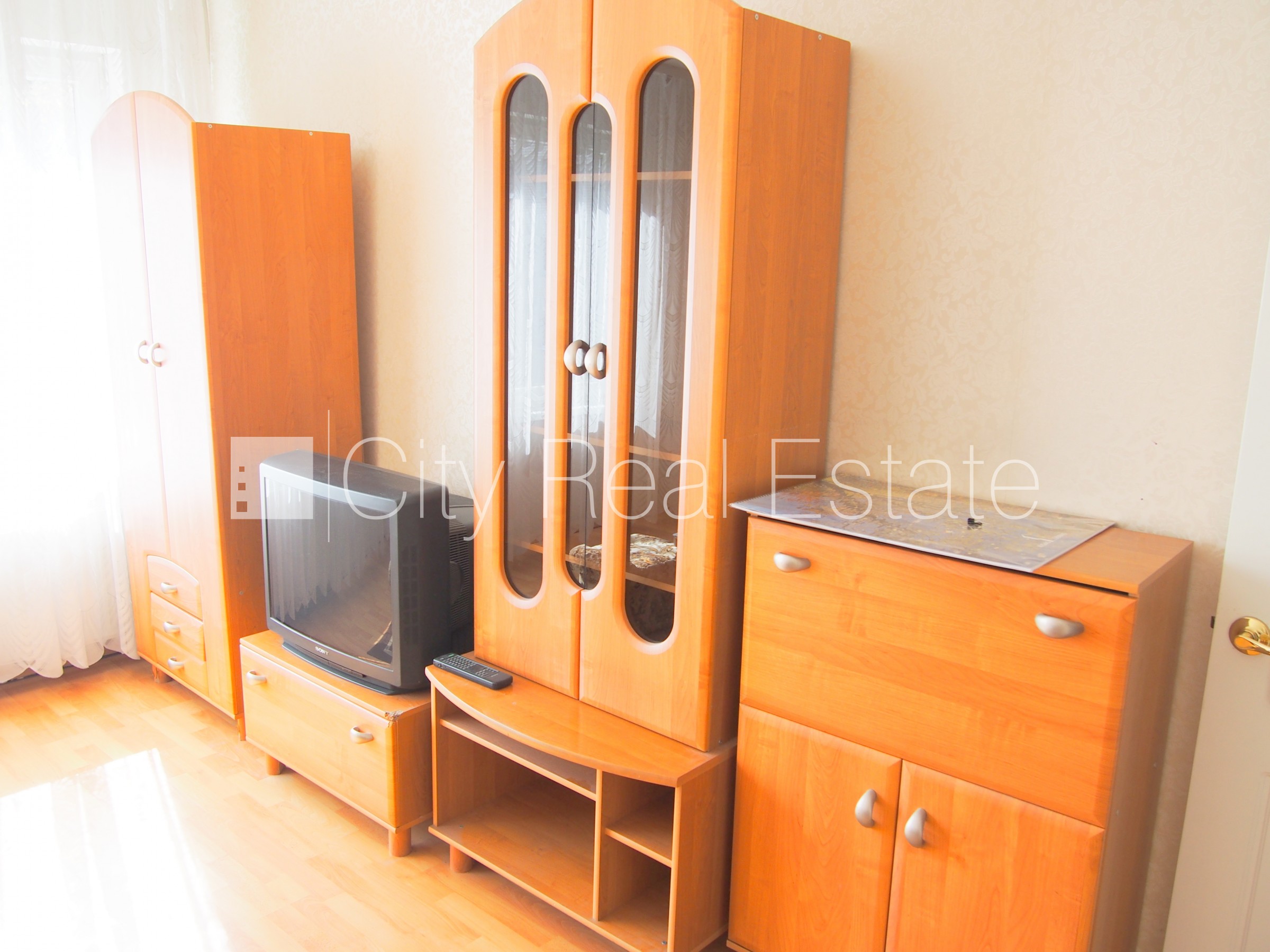 Sludinājumi. Fasādes māja, labiekārtota apzaļumota teritorija, iežogota teritorija, ieeja no pagalma, logi Cena: 280 EUR/mēn Foto #6