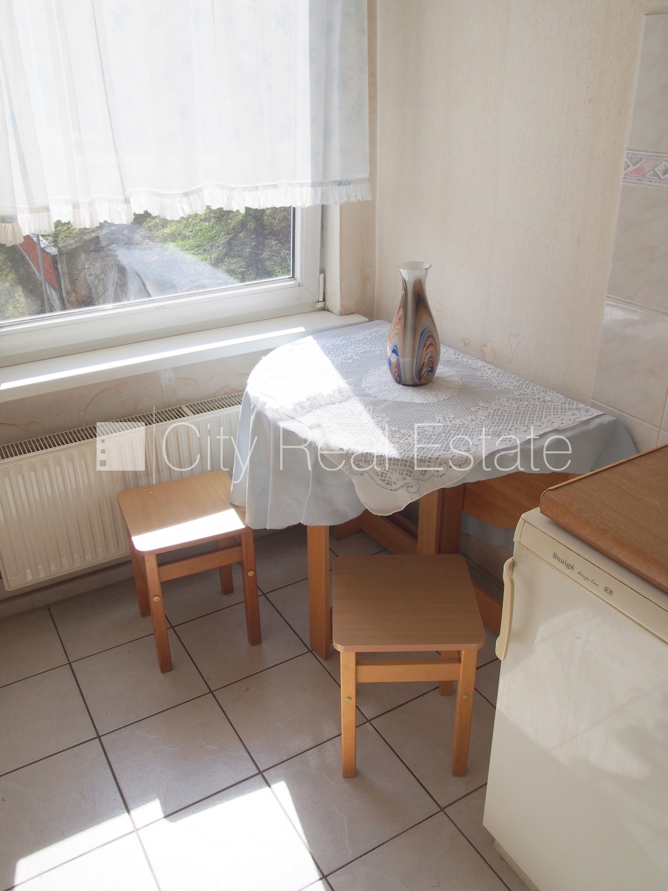 Sludinājumi. Fasādes māja, labiekārtota apzaļumota teritorija, iežogota teritorija, ieeja no pagalma, logi Cena: 280 EUR/mēn Foto #11