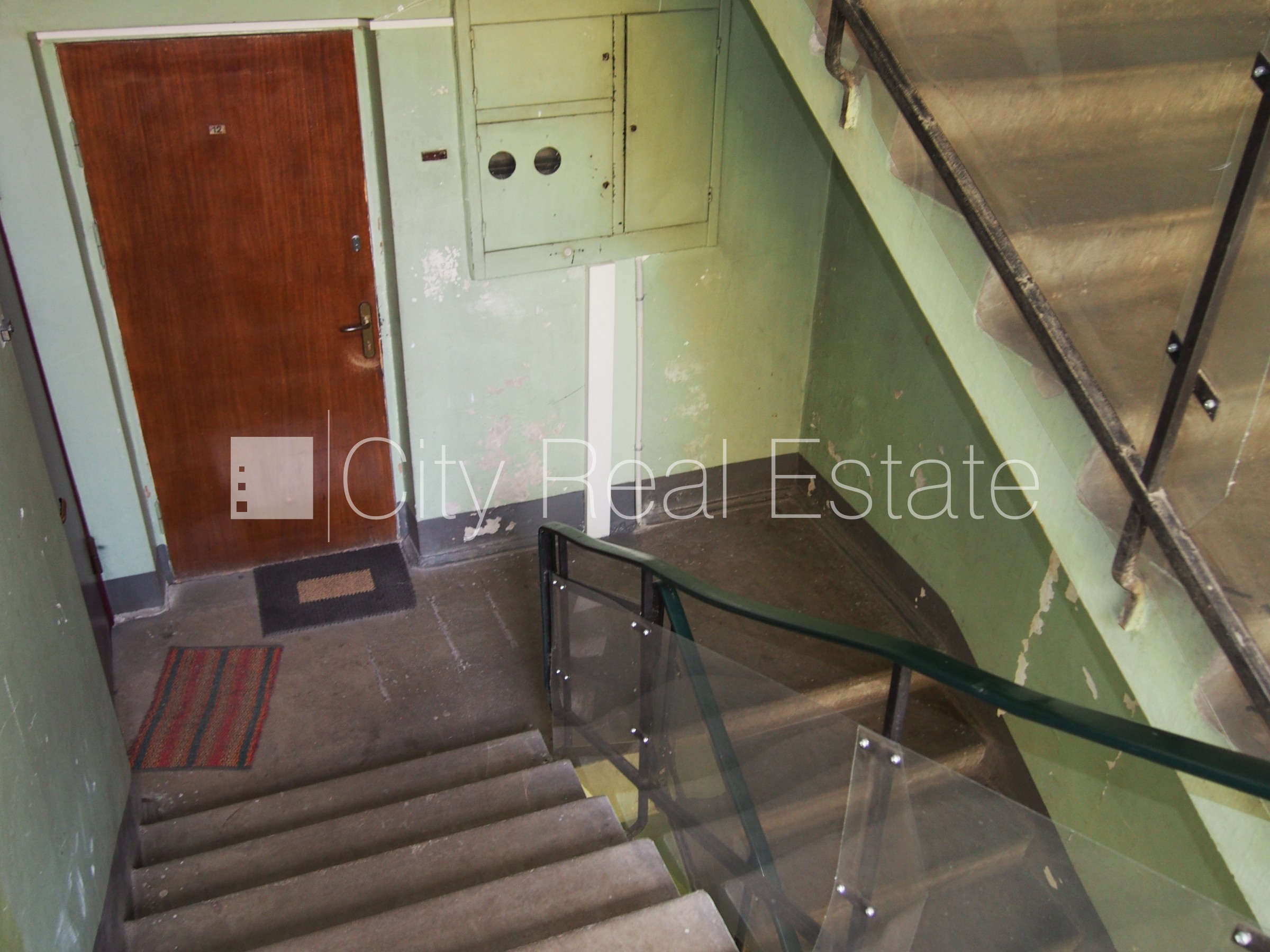 Sludinājumi. Fasādes māja, labiekārtota apzaļumota teritorija, iežogota teritorija, ieeja no pagalma, logi Cena: 280 EUR/mēn Foto #18